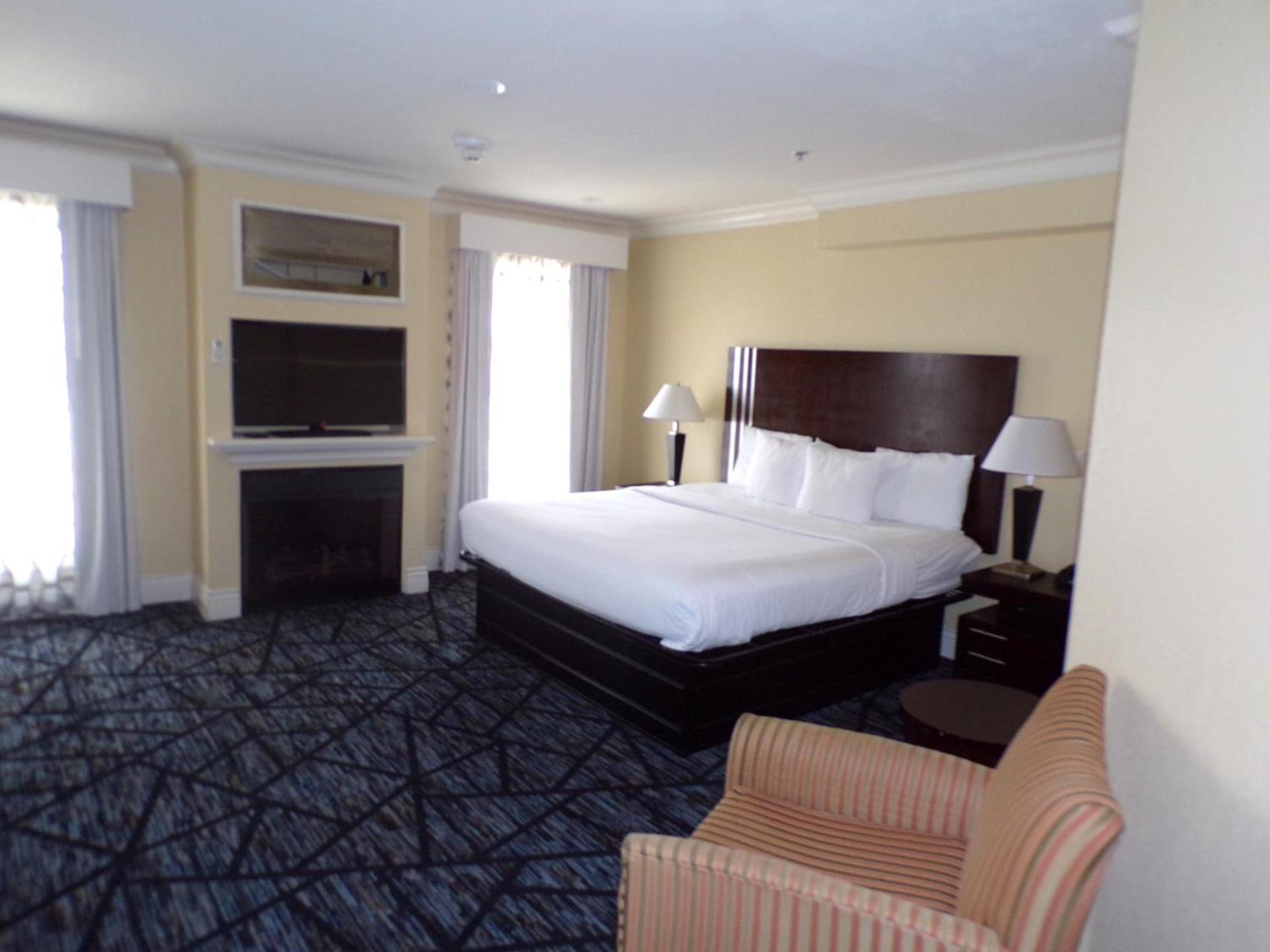 Niagara Crossing Hotel and Spa photo 17