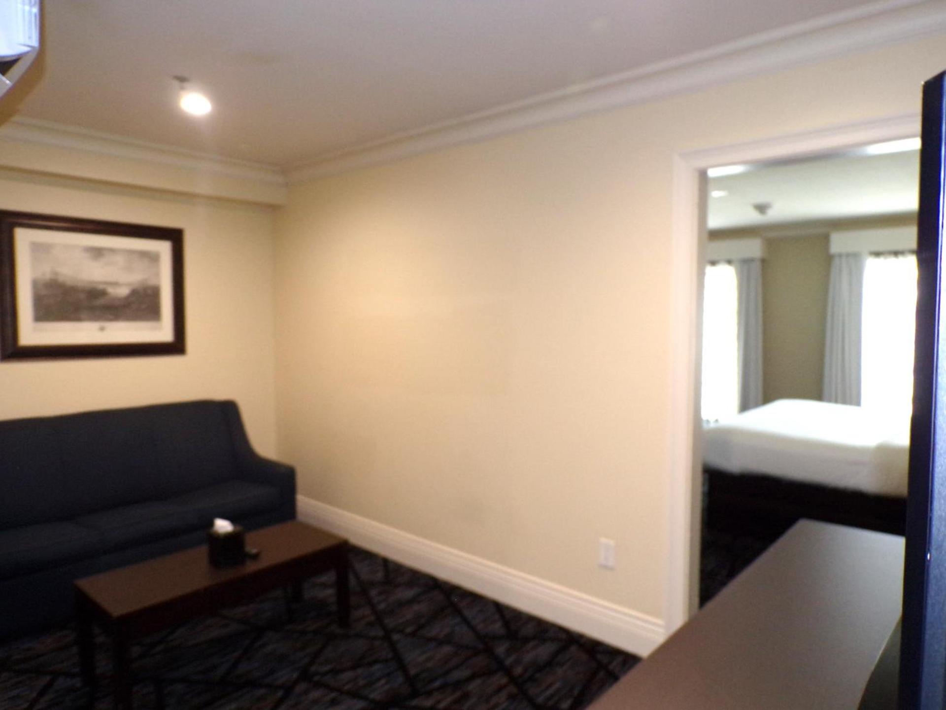 Niagara Crossing Hotel and Spa photo 18