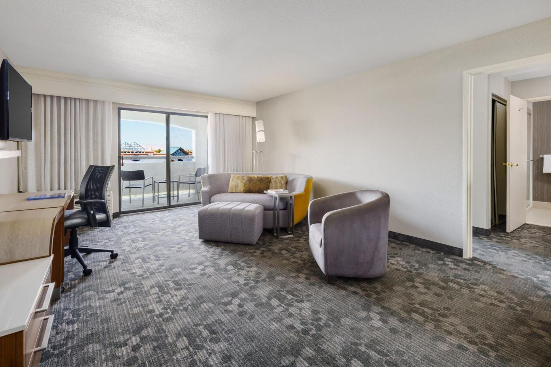 Courtyard by Marriott Palmdale photo 32