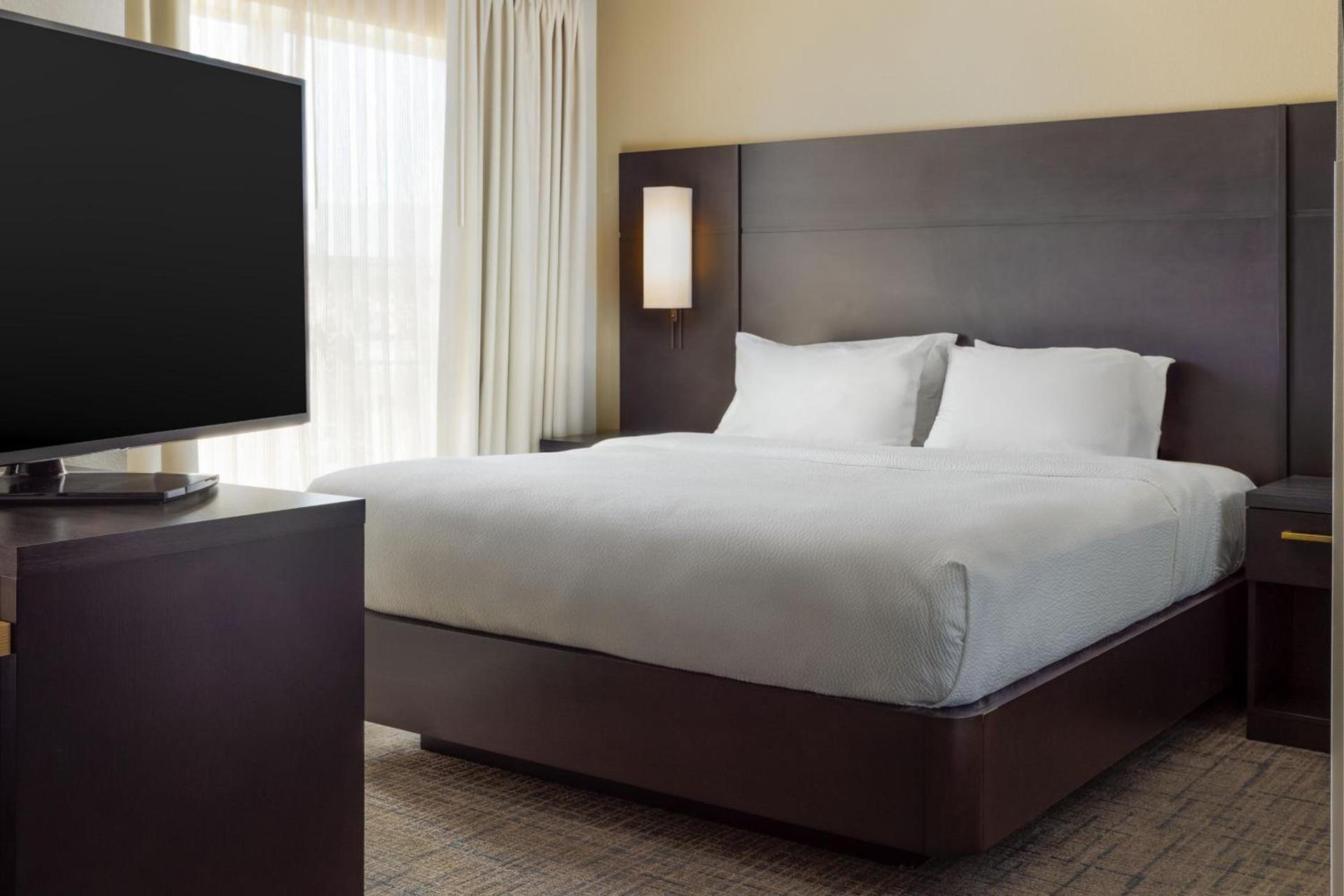 Residence Inn by Marriott Corona Riverside photo 8