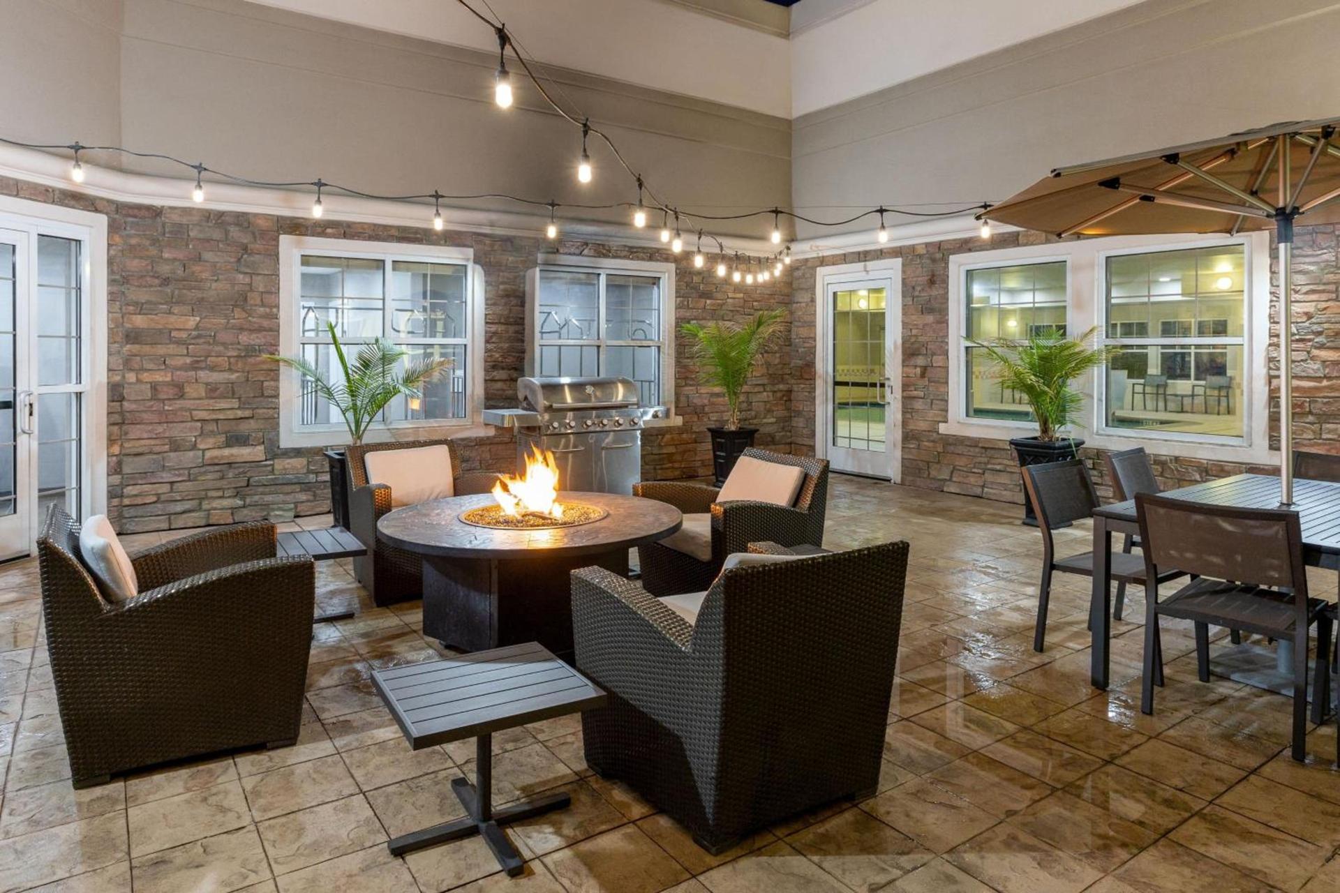 Residence Inn by Marriott Corona Riverside photo 22