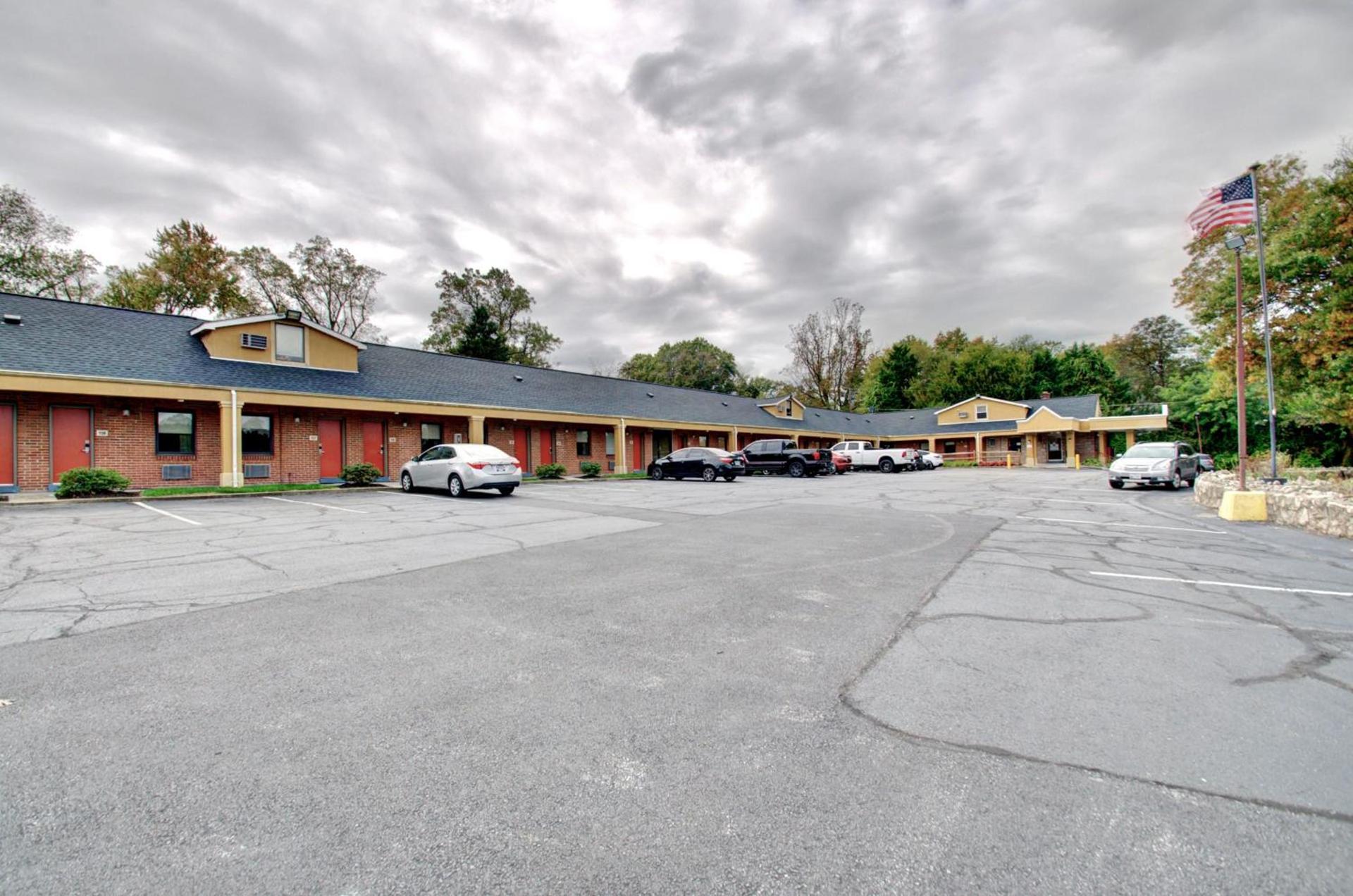 Budget Inn Falls Church photo 14