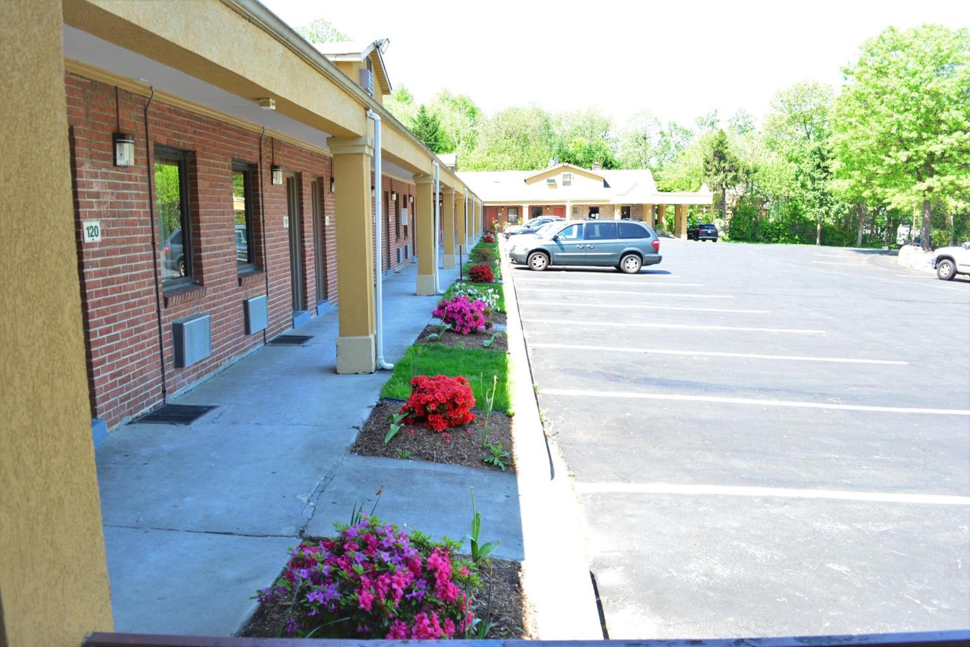 Budget Inn Falls Church photo 16