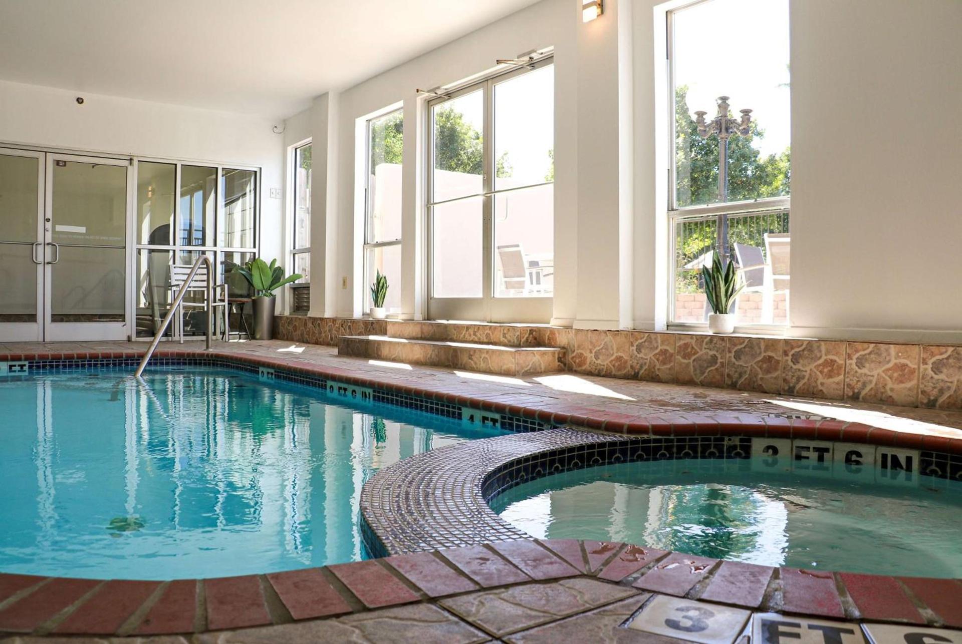 Ramada by Wyndham Del Rio photo 4