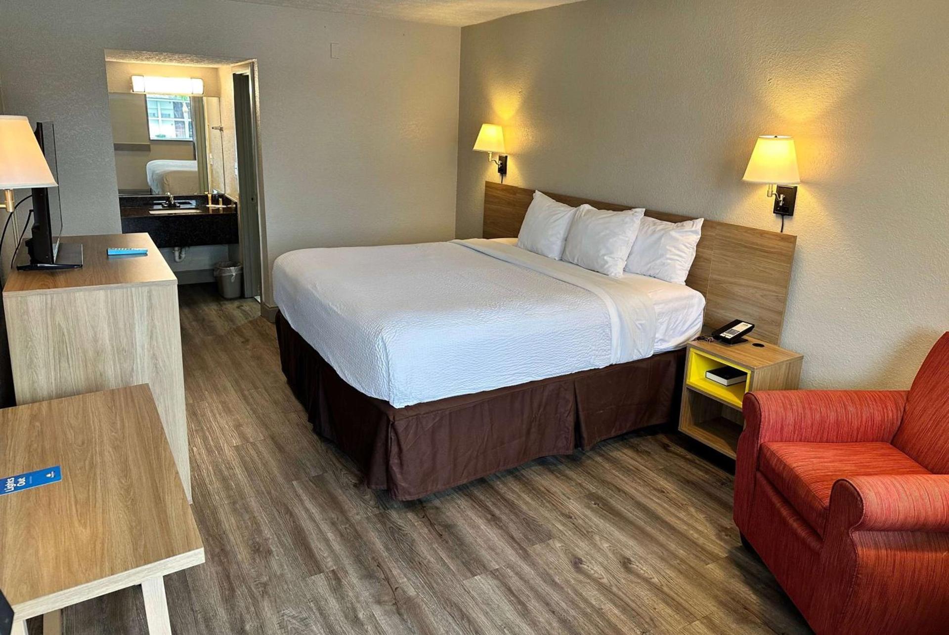Days Inn by Wyndham St Augustine I-95-Outlet Mall photo 3