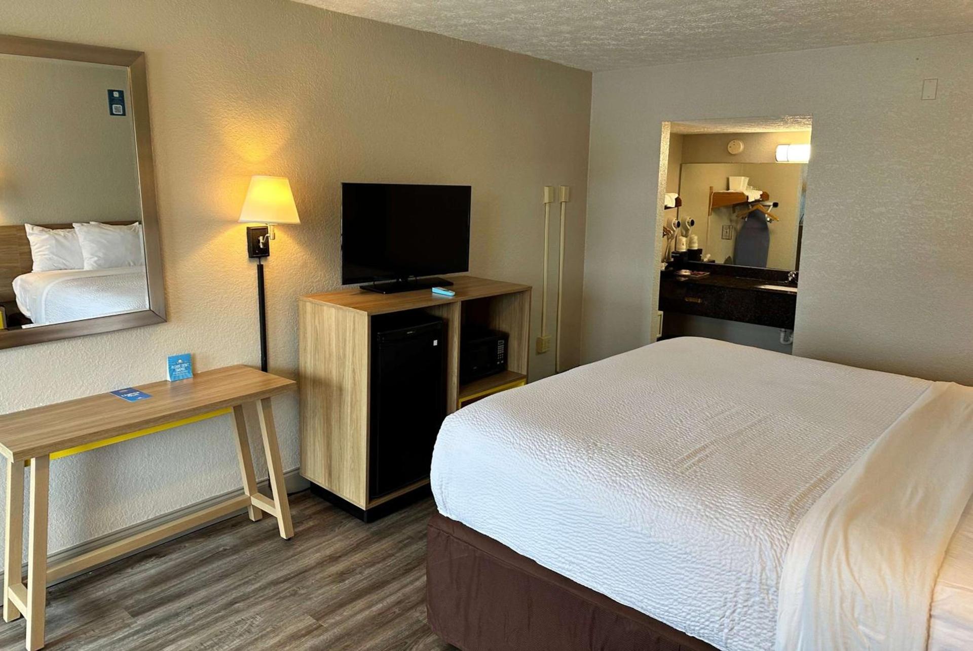 Days Inn by Wyndham St Augustine I-95-Outlet Mall photo 6