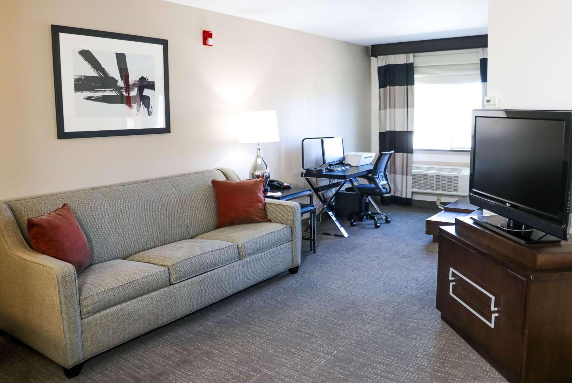 Ramada by Wyndham Del Rio photo 29