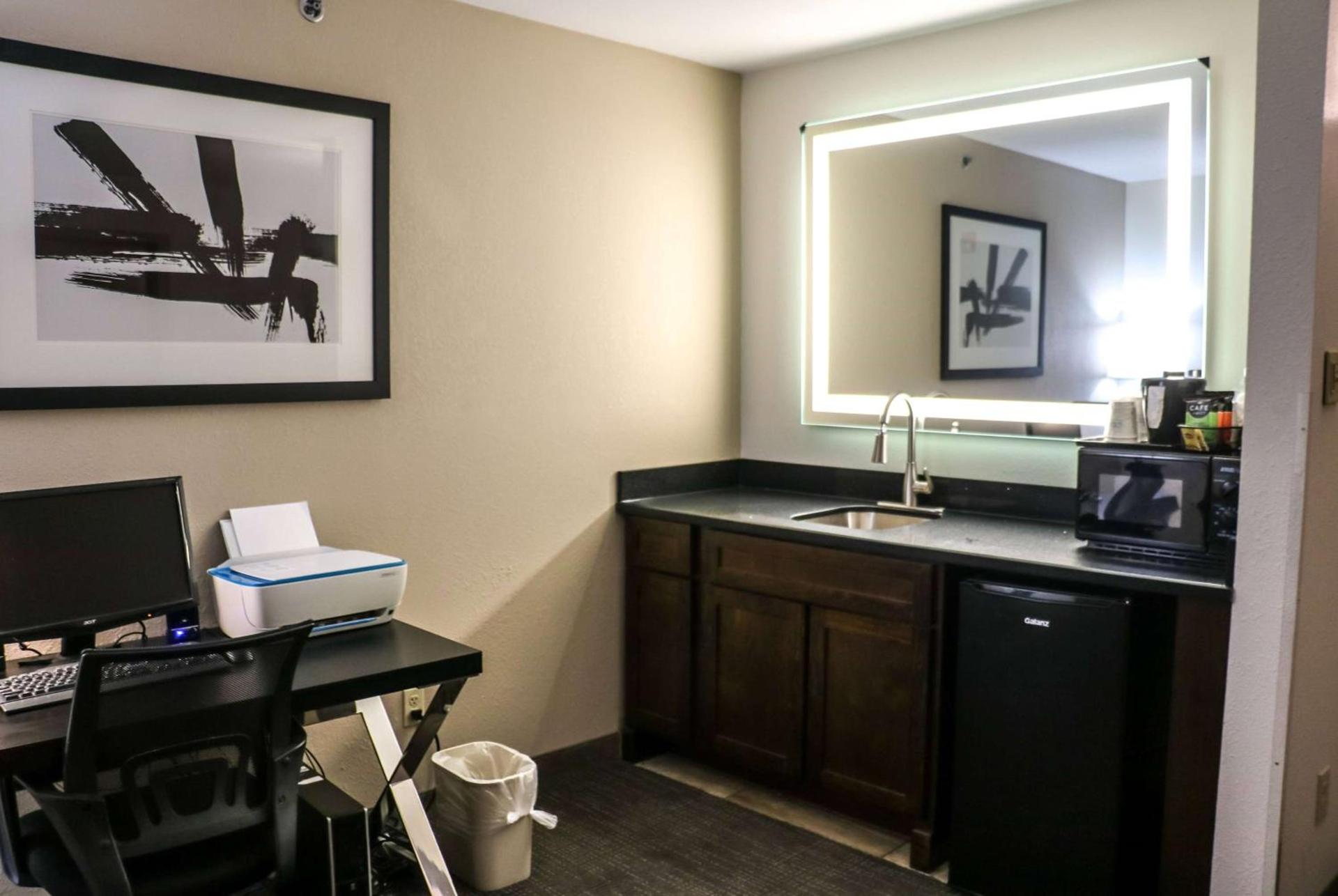 Ramada by Wyndham Del Rio photo 15