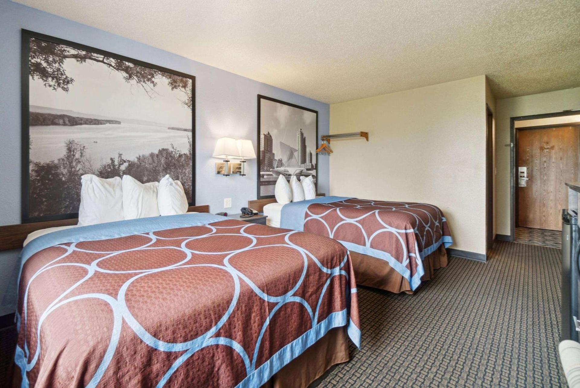 Super 8 by Wyndham Kenosha/Pleasant Prairie photo 18