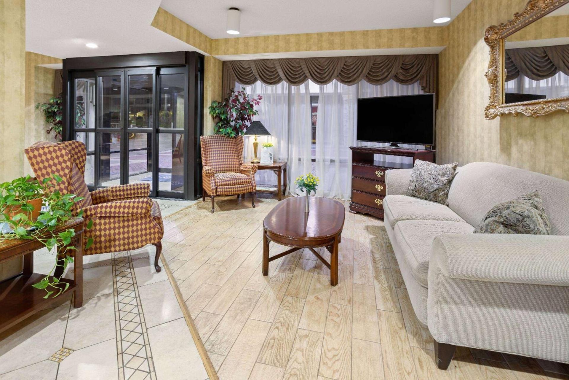 Baymont by Wyndham Griffin photo 9