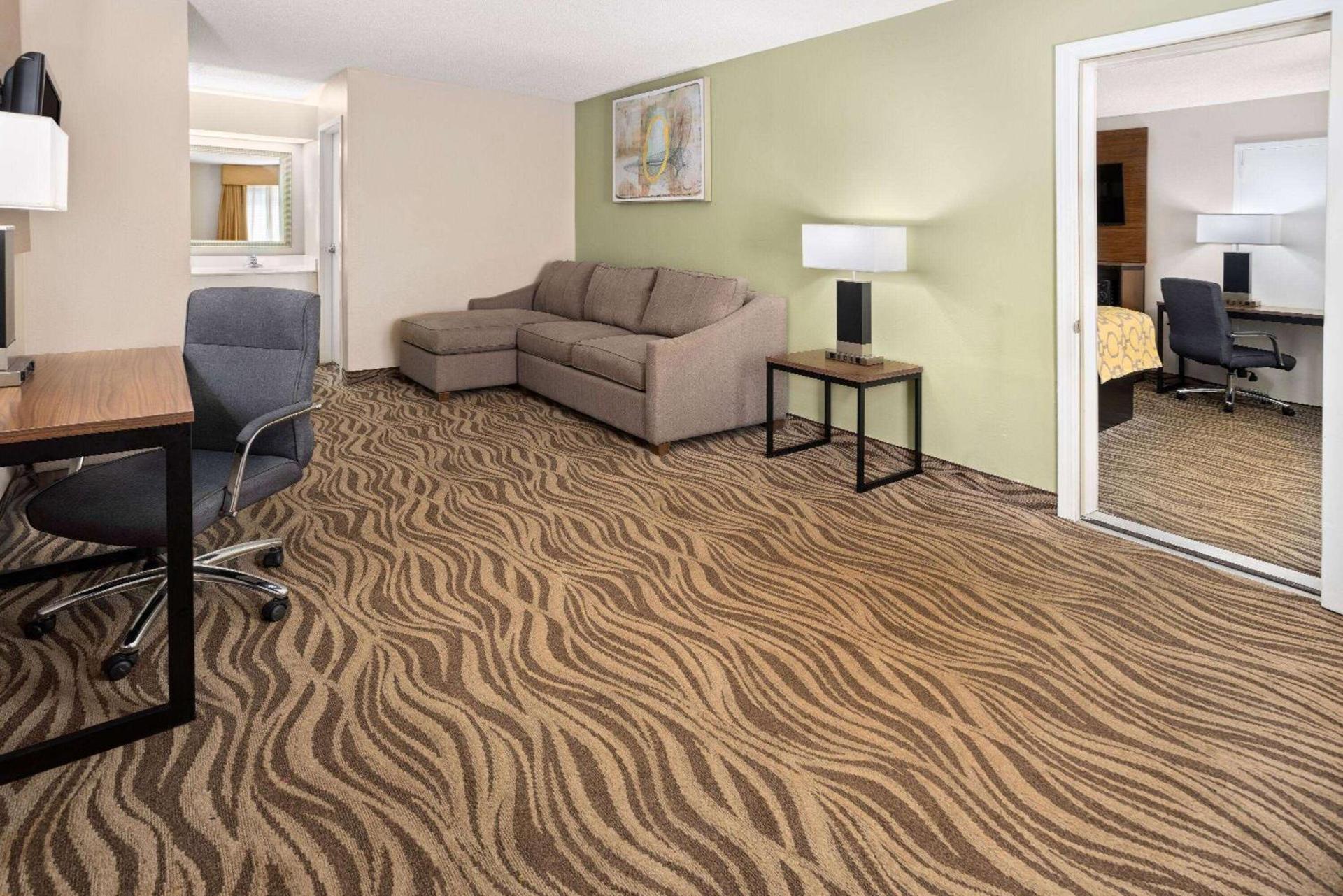 Baymont by Wyndham Griffin photo 37