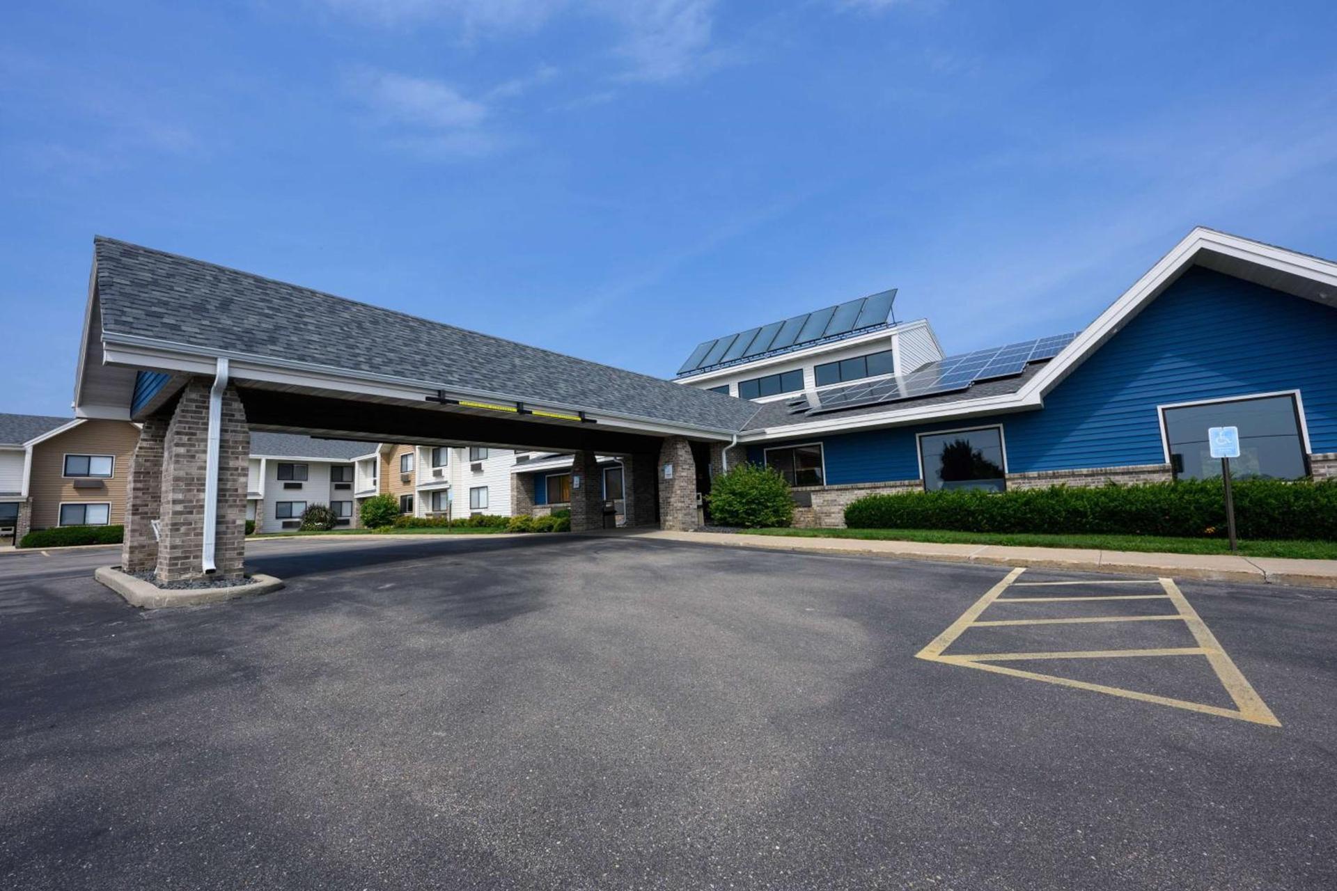 AmericInn by Wyndham Monroe photo 6