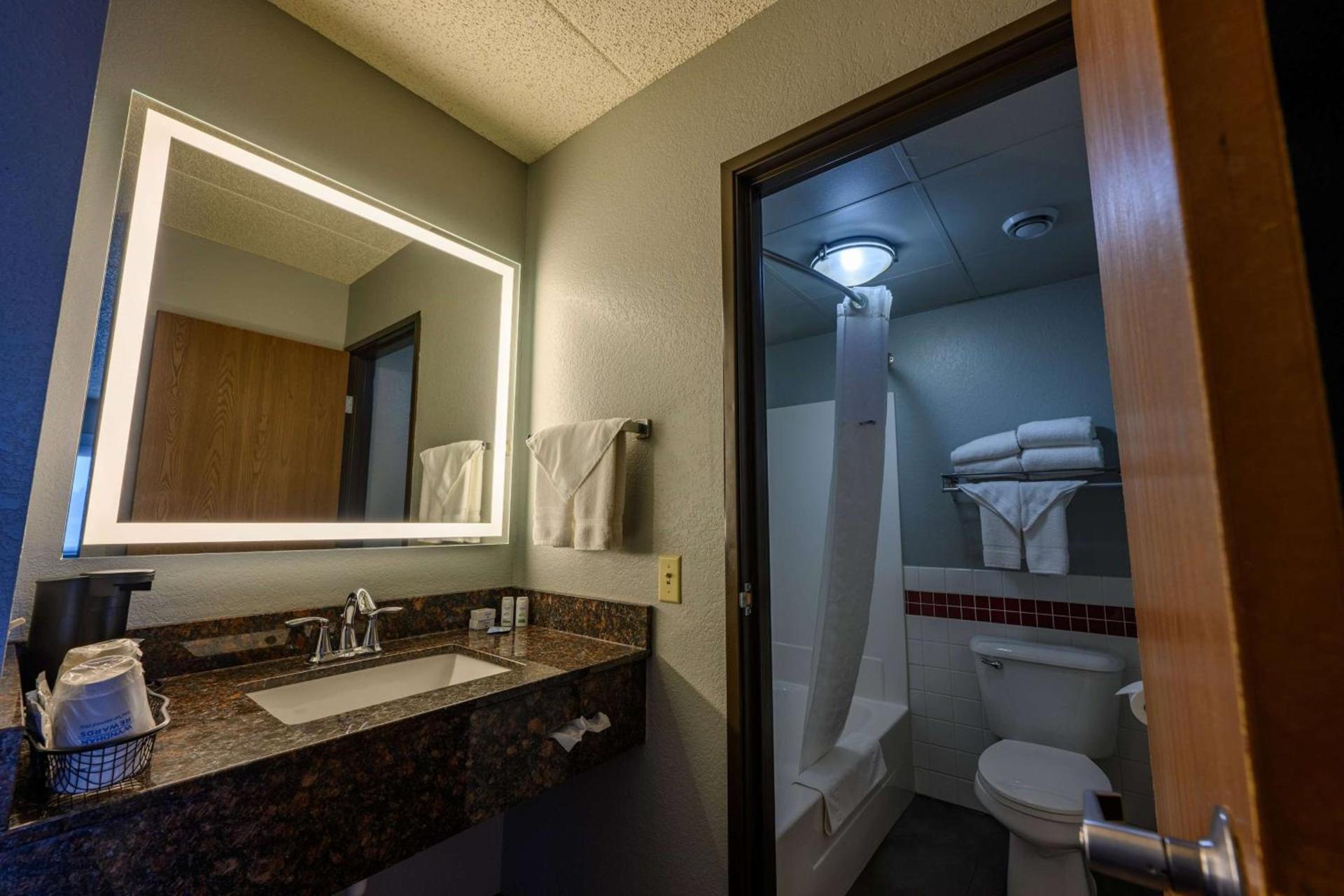 AmericInn by Wyndham Monroe photo 30