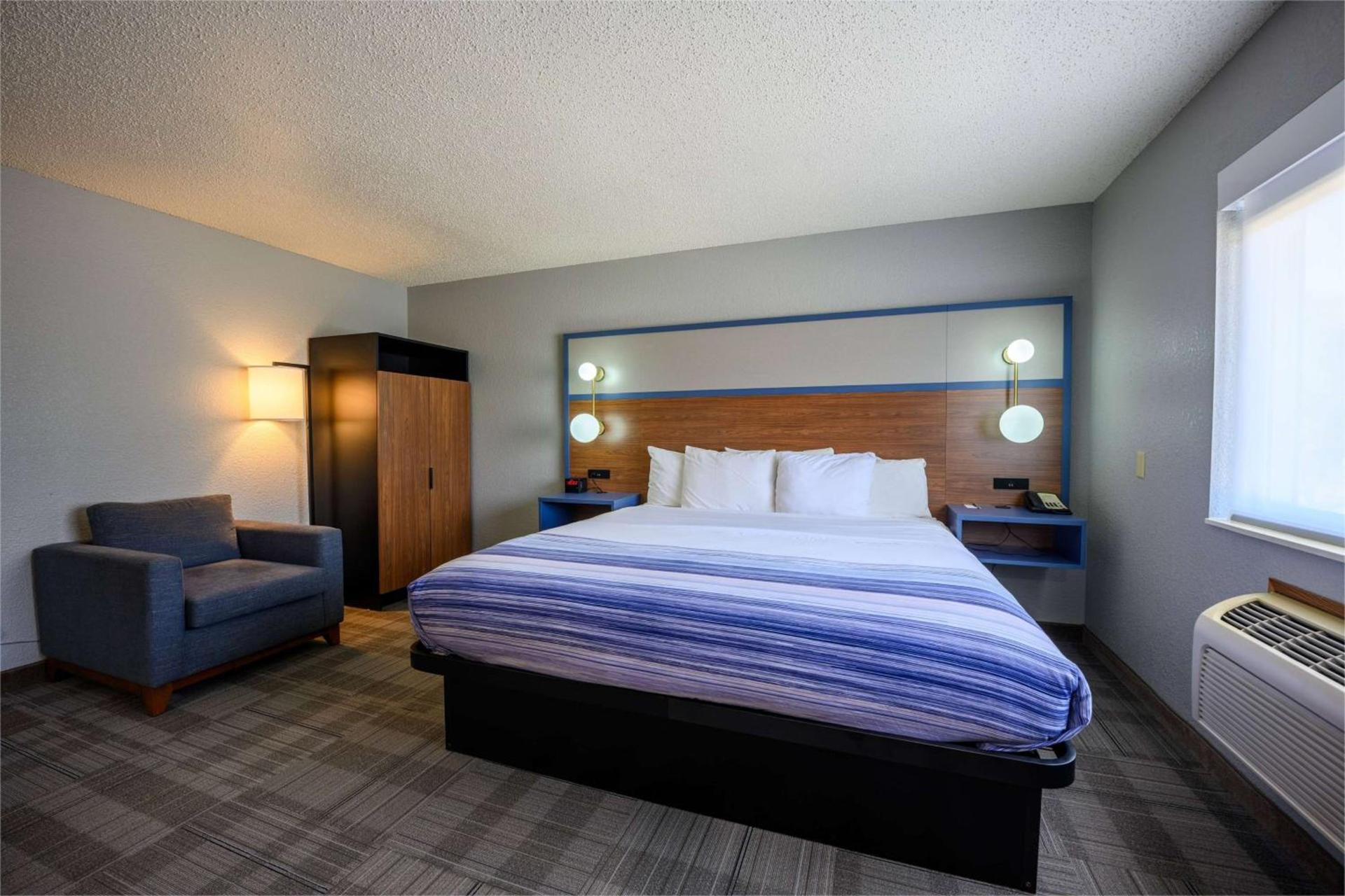AmericInn by Wyndham Monroe photo 38