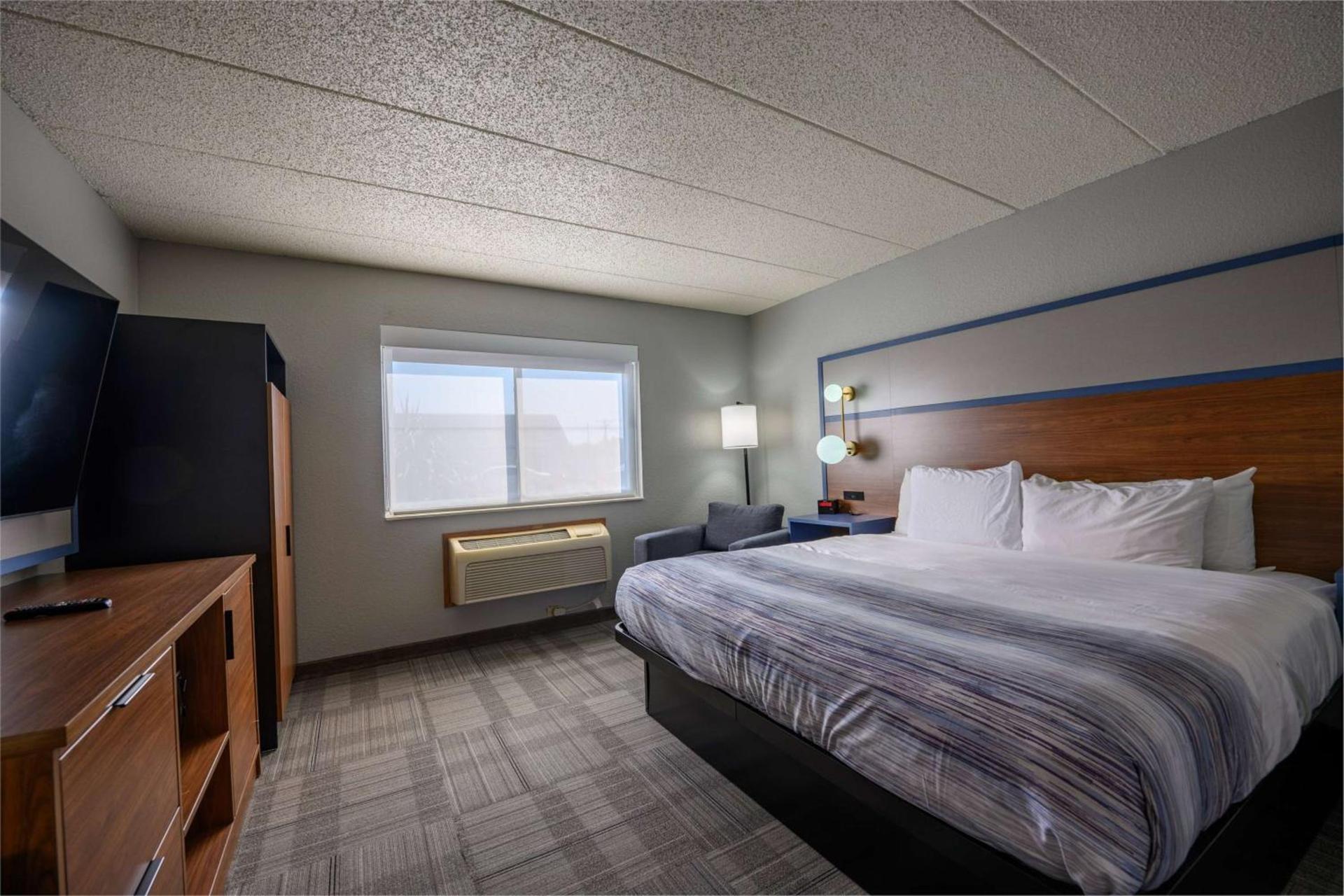 AmericInn by Wyndham Monroe photo 47