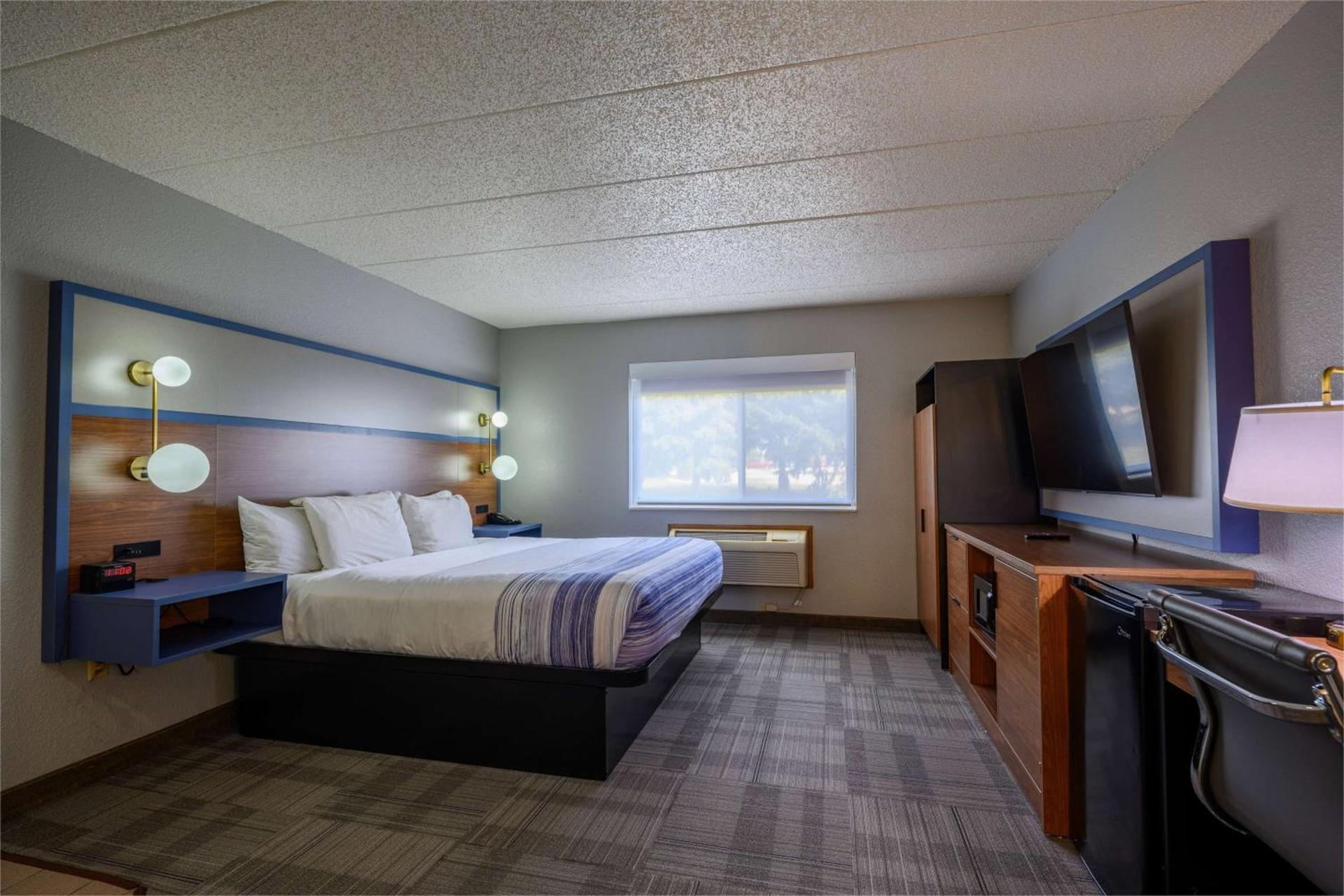 AmericInn by Wyndham Monroe photo 50