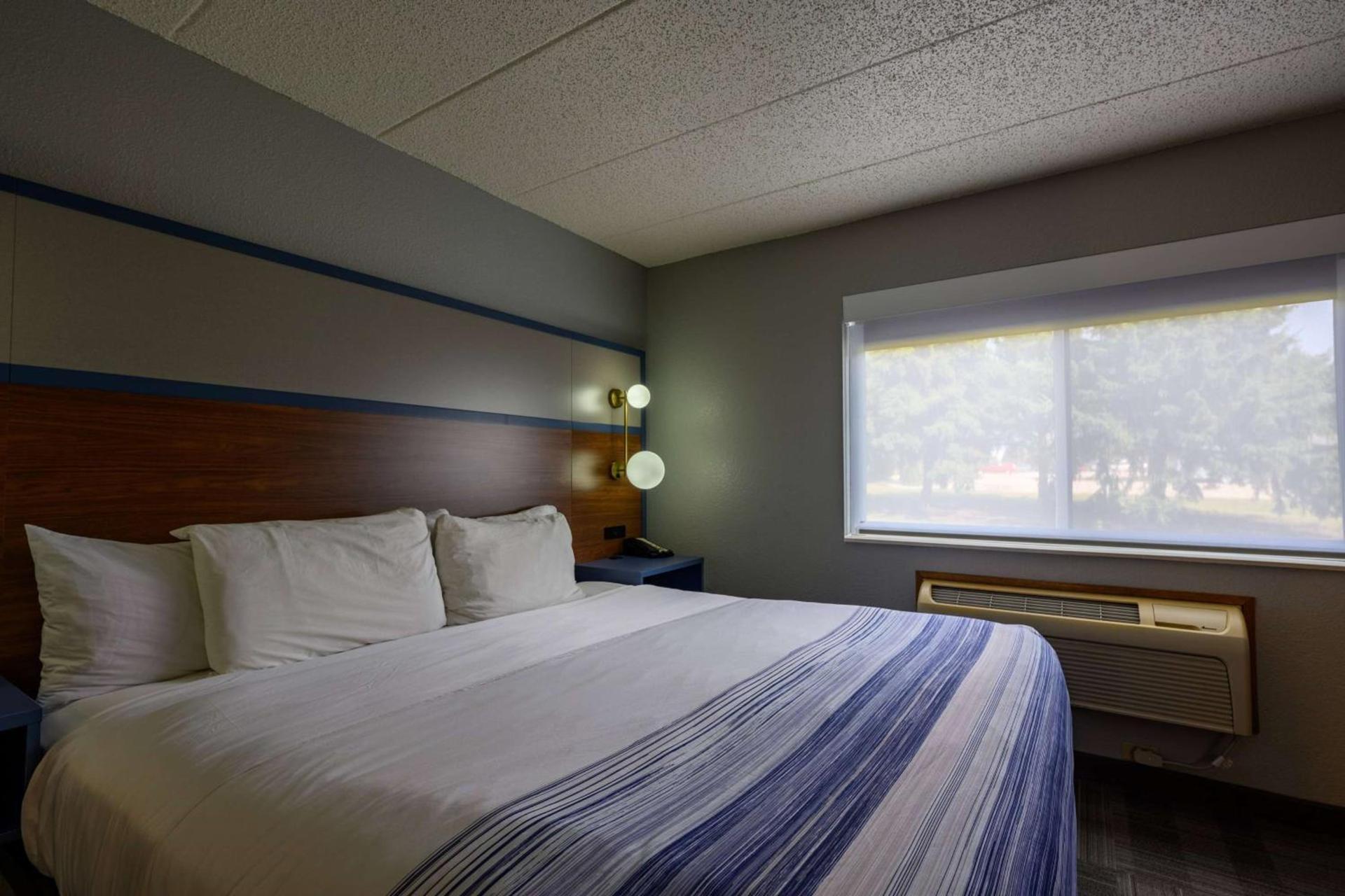 AmericInn by Wyndham Monroe photo 51