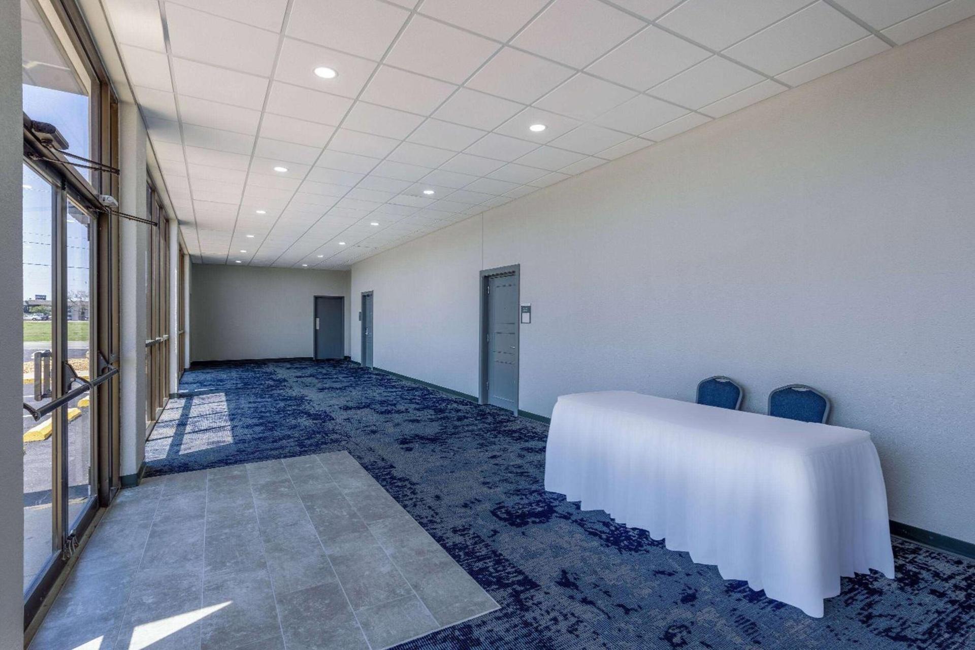 Wingate by Wyndham Wichita Airport photo 22