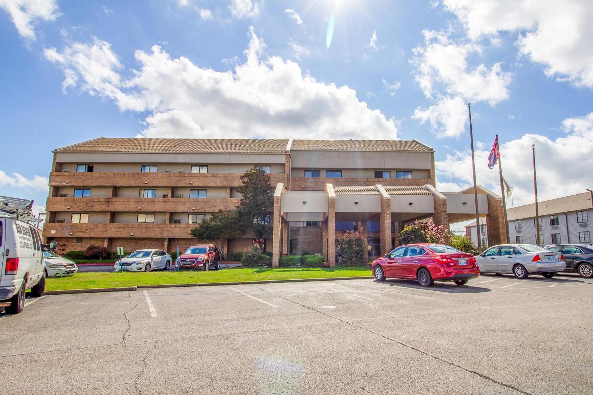 Tulsa Square Hotel Central, I-44 By OYO photo 3
