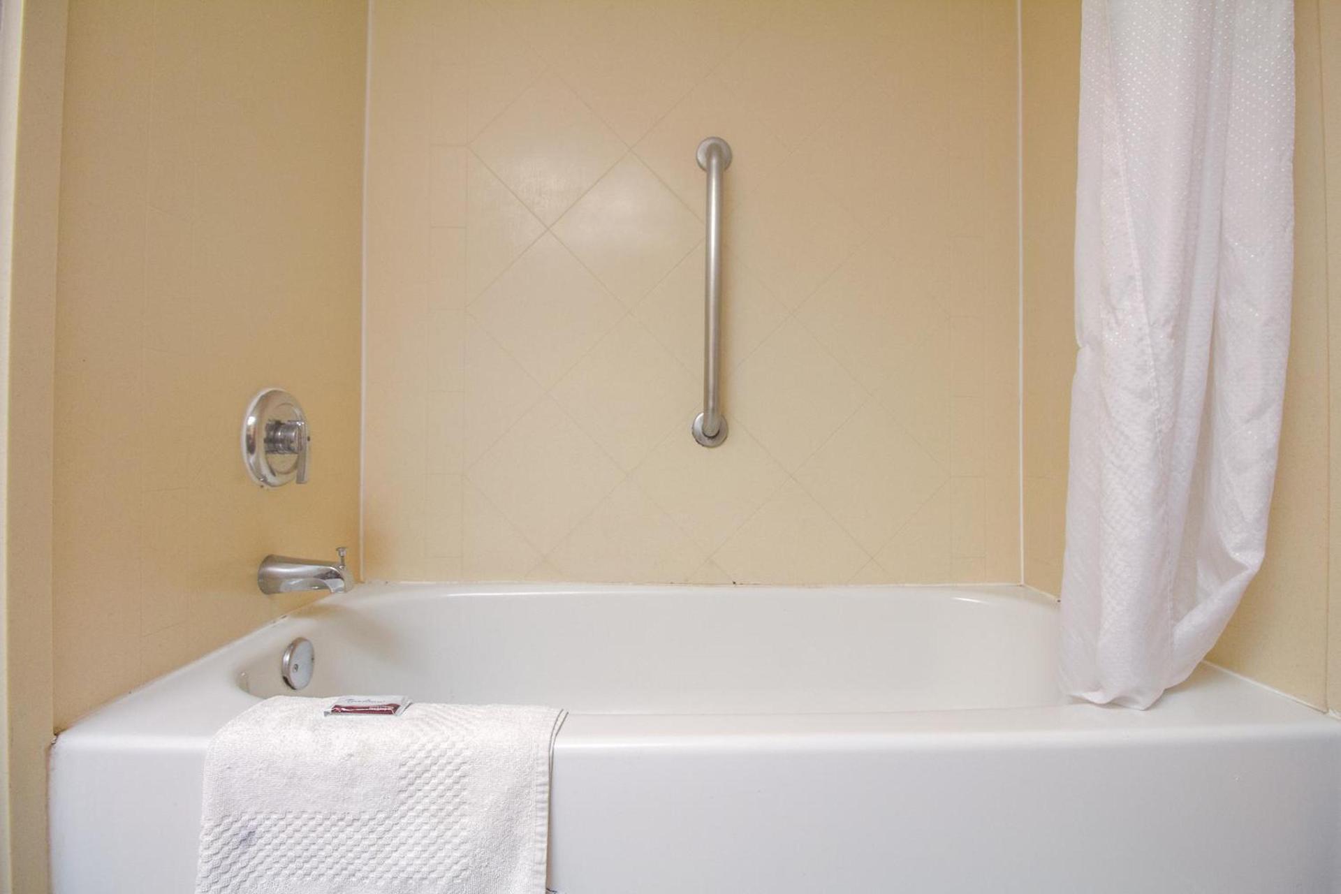 Tulsa Square Hotel Central, I-44 By OYO photo 40