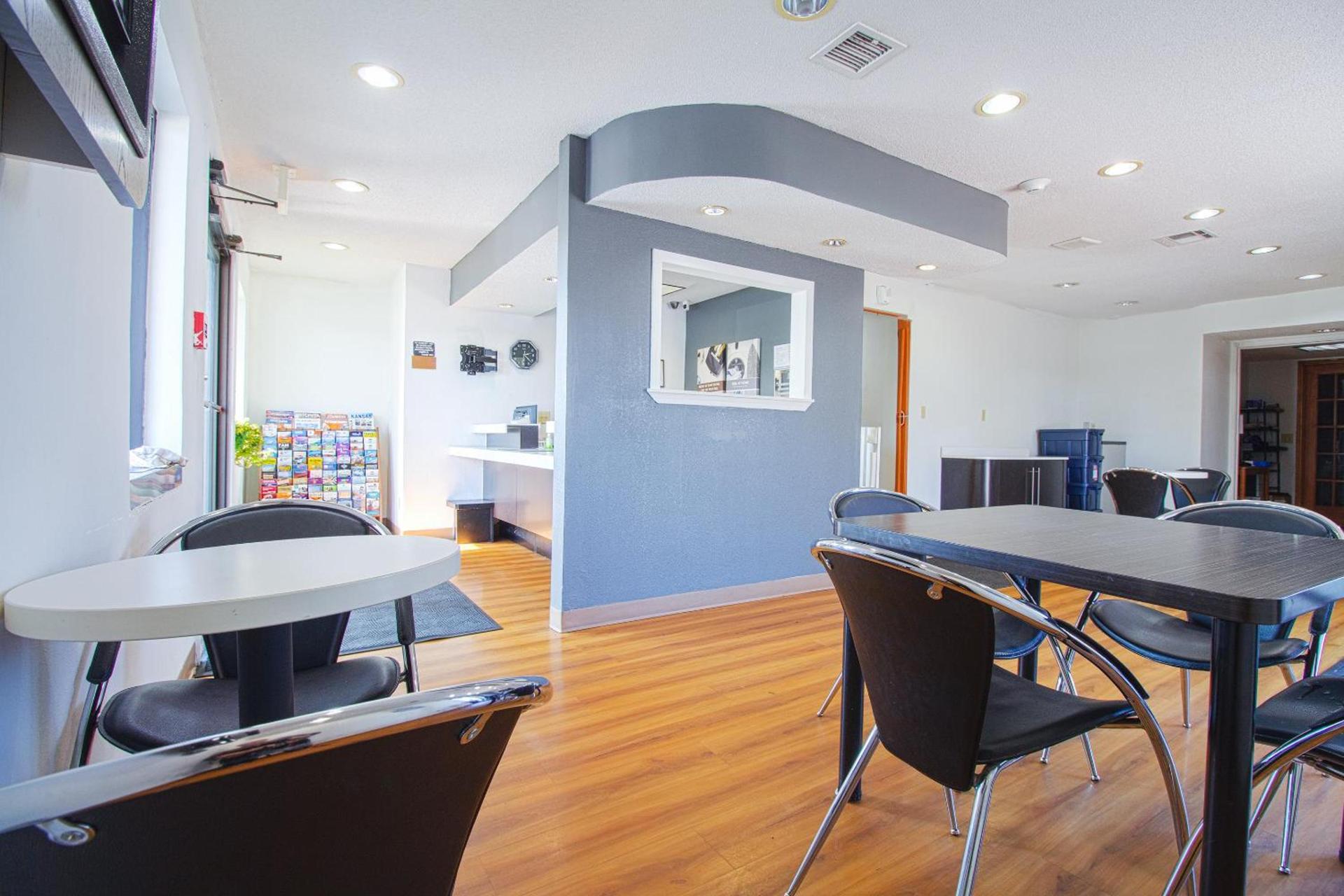 Studio Inn Extended Stay Oklahoma City Airport by OYO photo 16