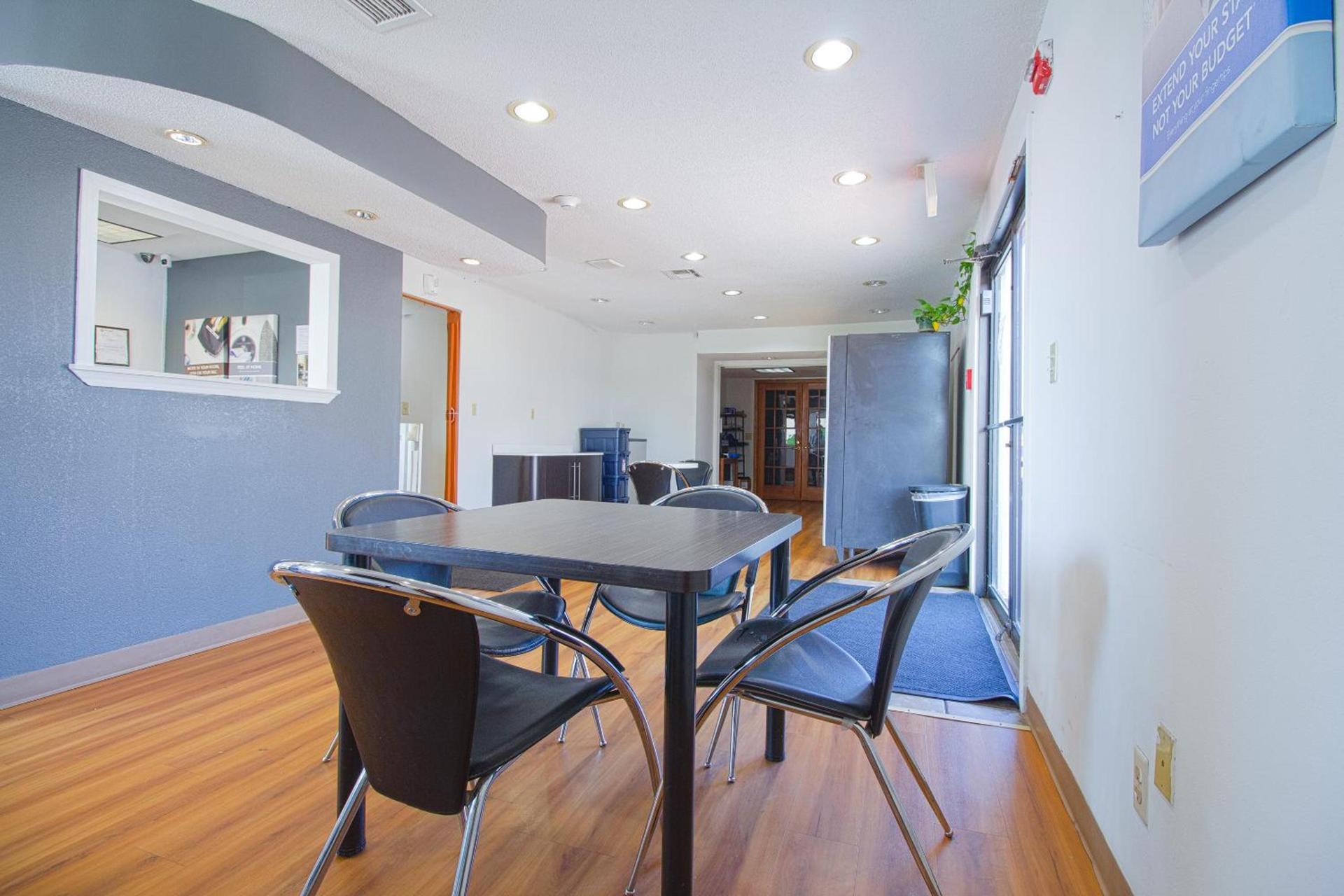 Studio Inn Extended Stay Oklahoma City Airport by OYO photo 17