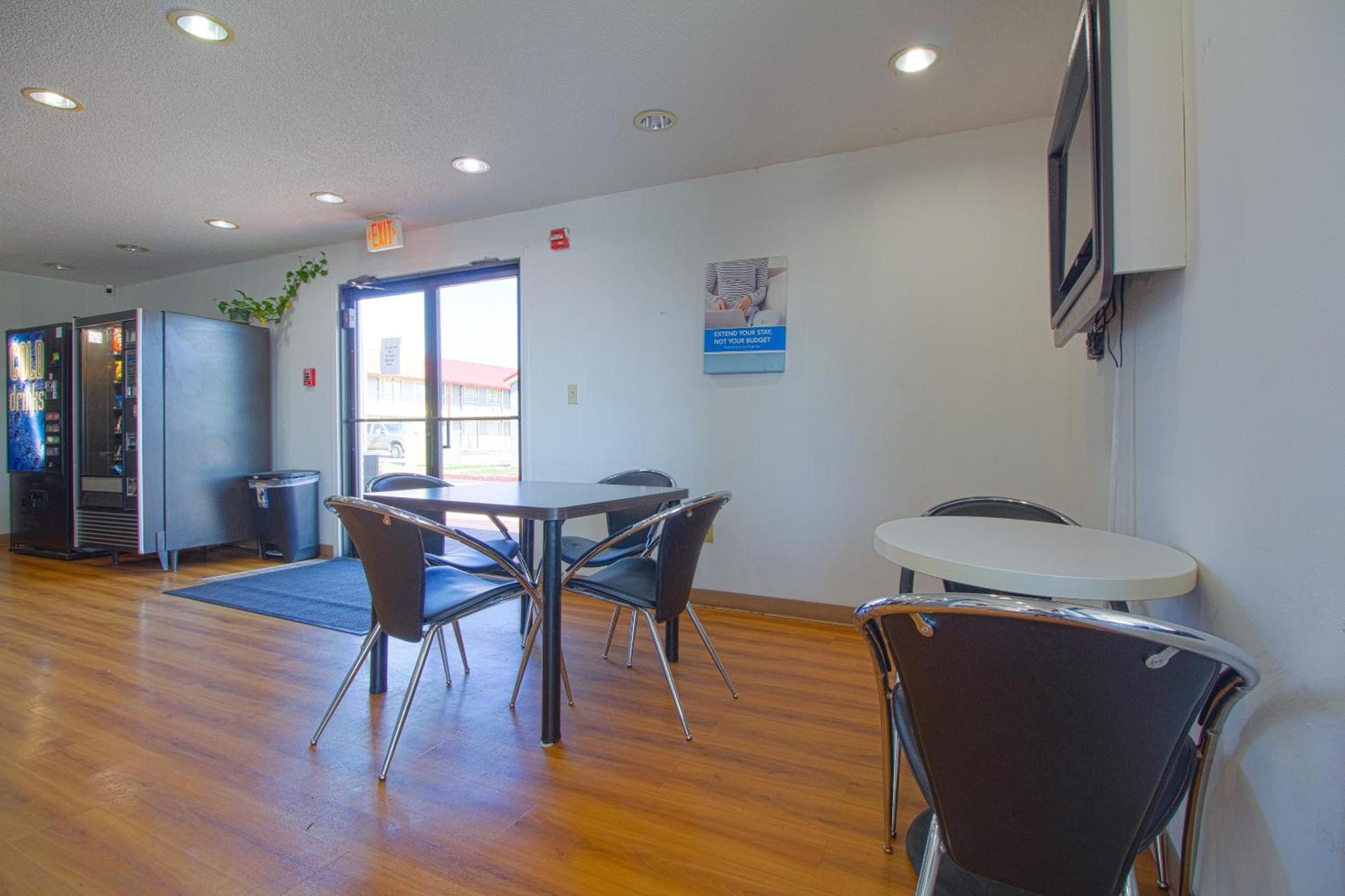 Studio Inn Extended Stay Oklahoma City Airport by OYO photo 14