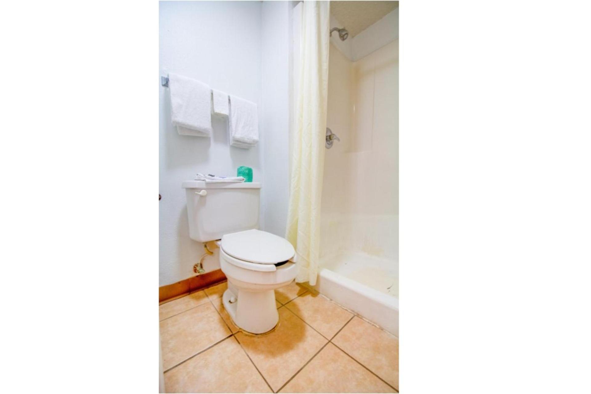 Studio Inn Extended Stay Oklahoma City Airport by OYO photo 26