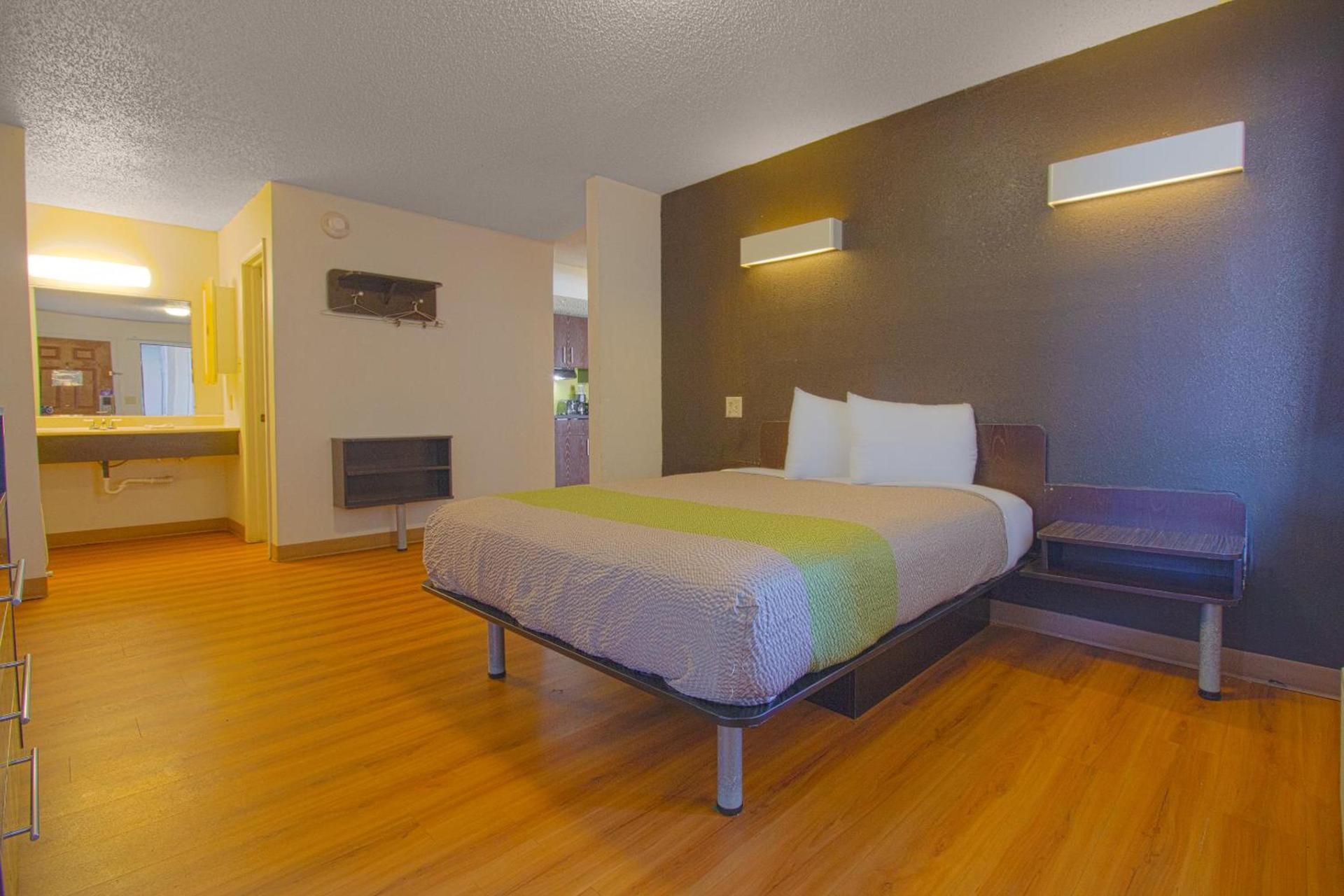 Studio Inn Extended Stay Oklahoma City Airport by OYO photo 34