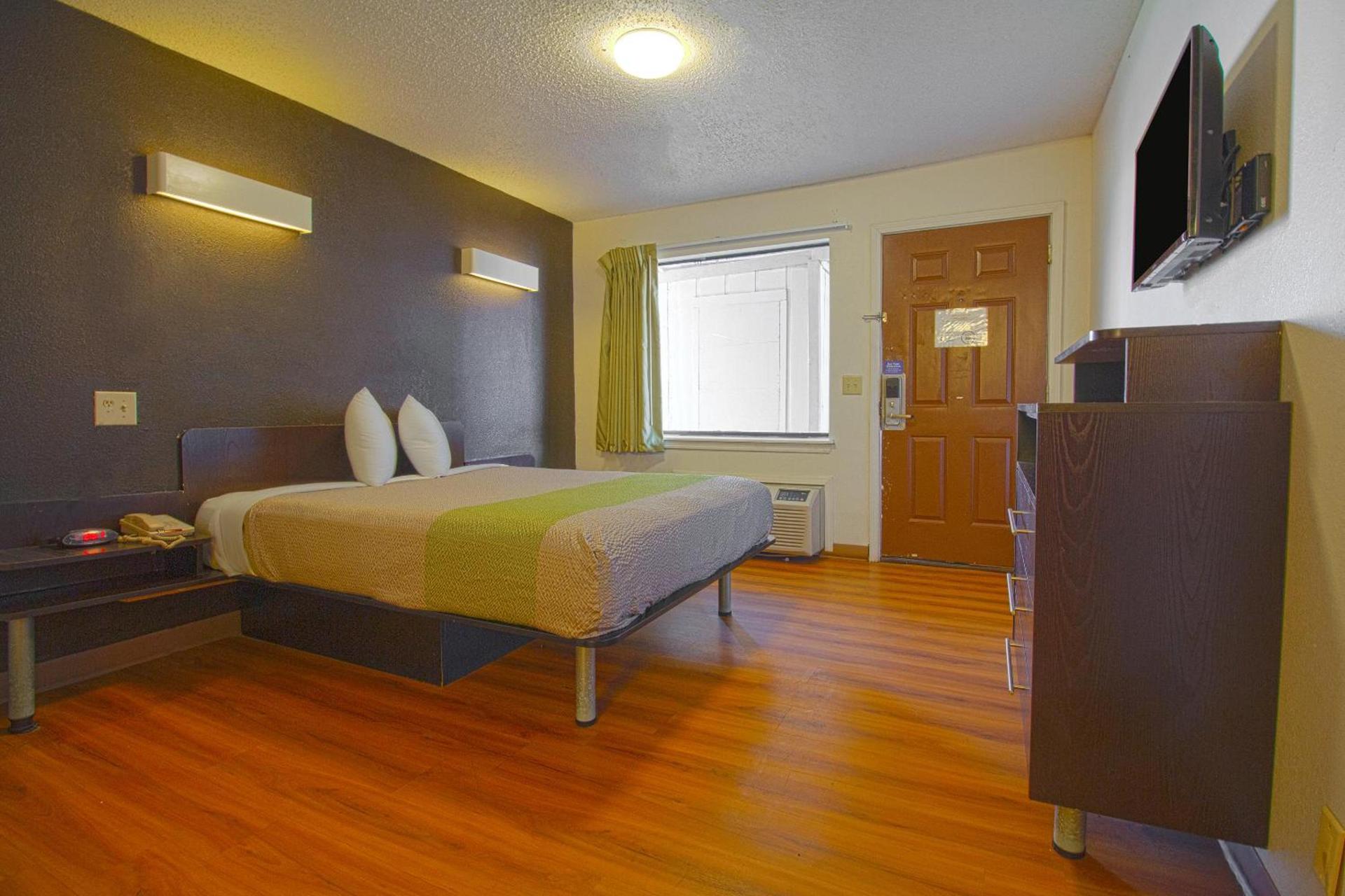 Studio Inn Extended Stay Oklahoma City Airport by OYO photo 31