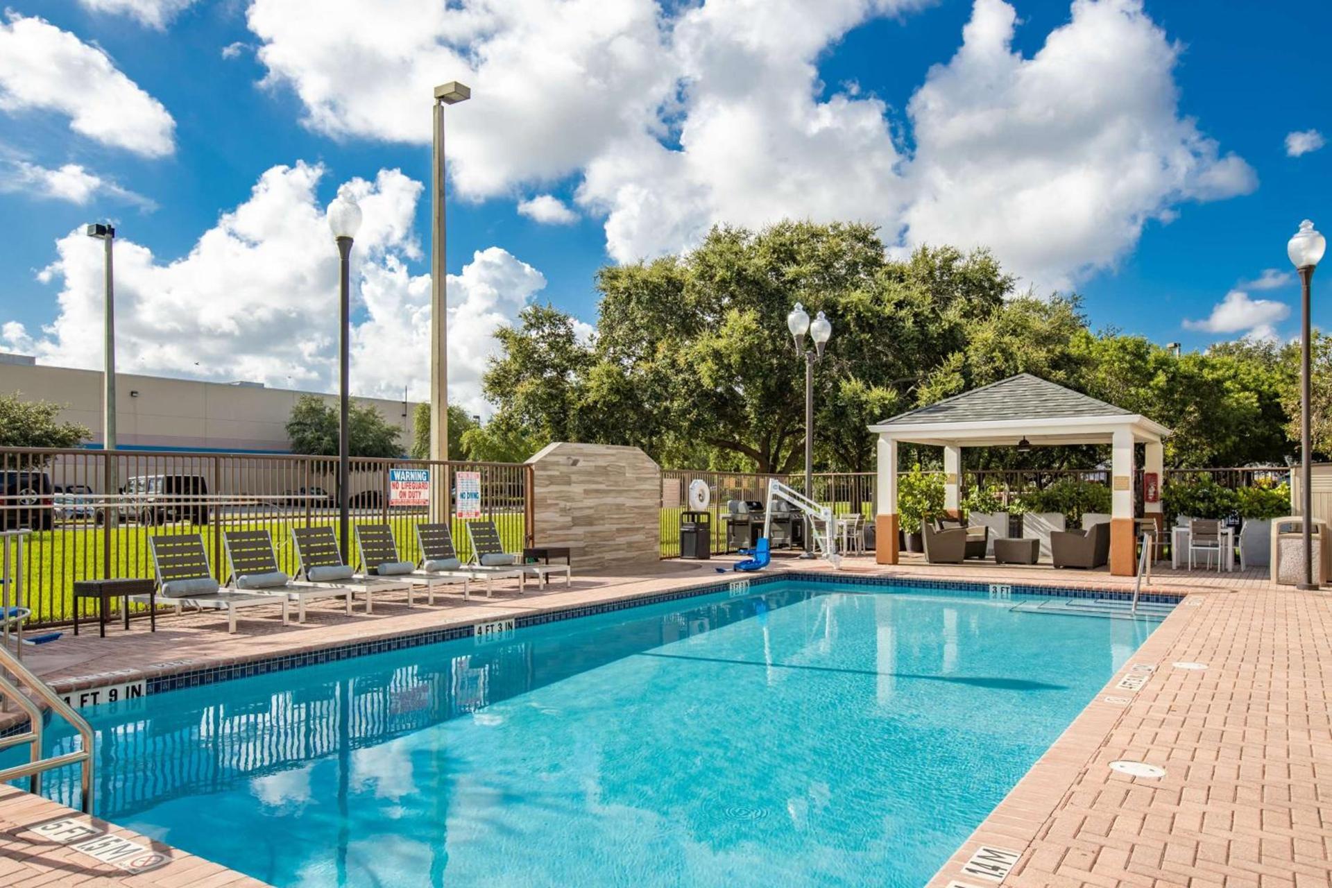 Sonesta Simply Suites Miami Airport Doral photo 48