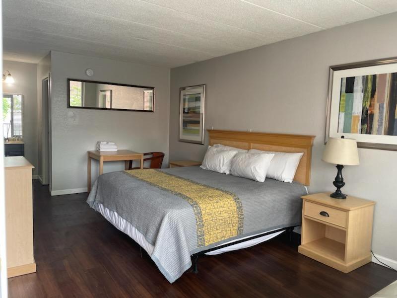 APM Inn and Suites photo 14