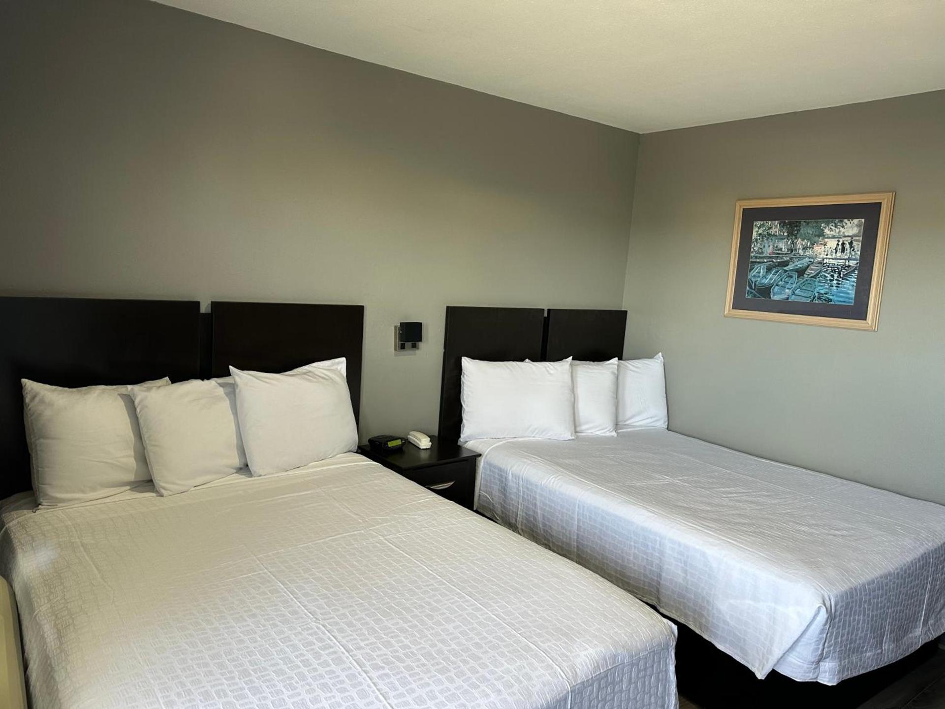 Americas Best Value Inn and Suites Groves photo 13