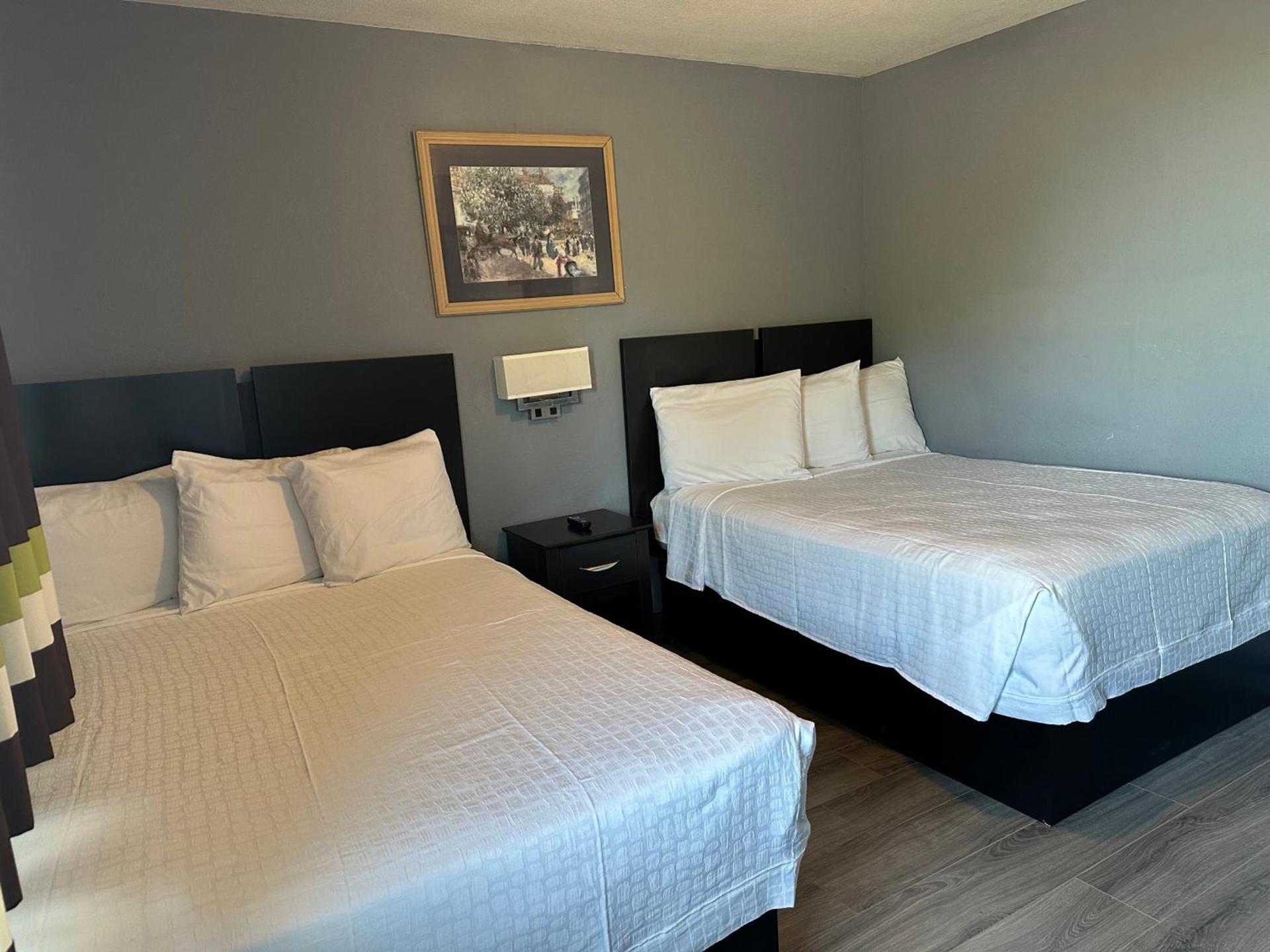 Americas Best Value Inn and Suites Groves photo 16