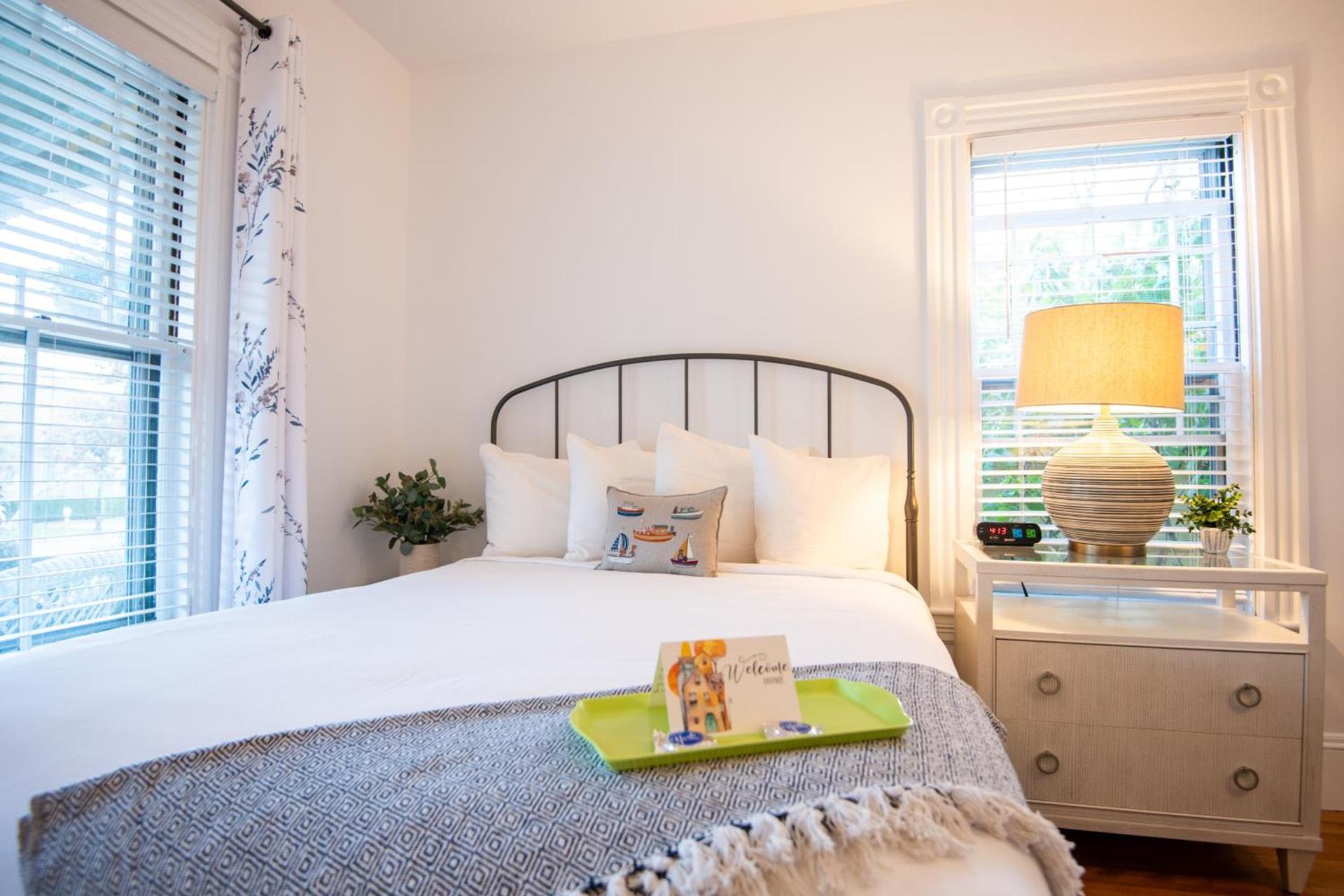 Sand Bar Cottage Inn photo 64