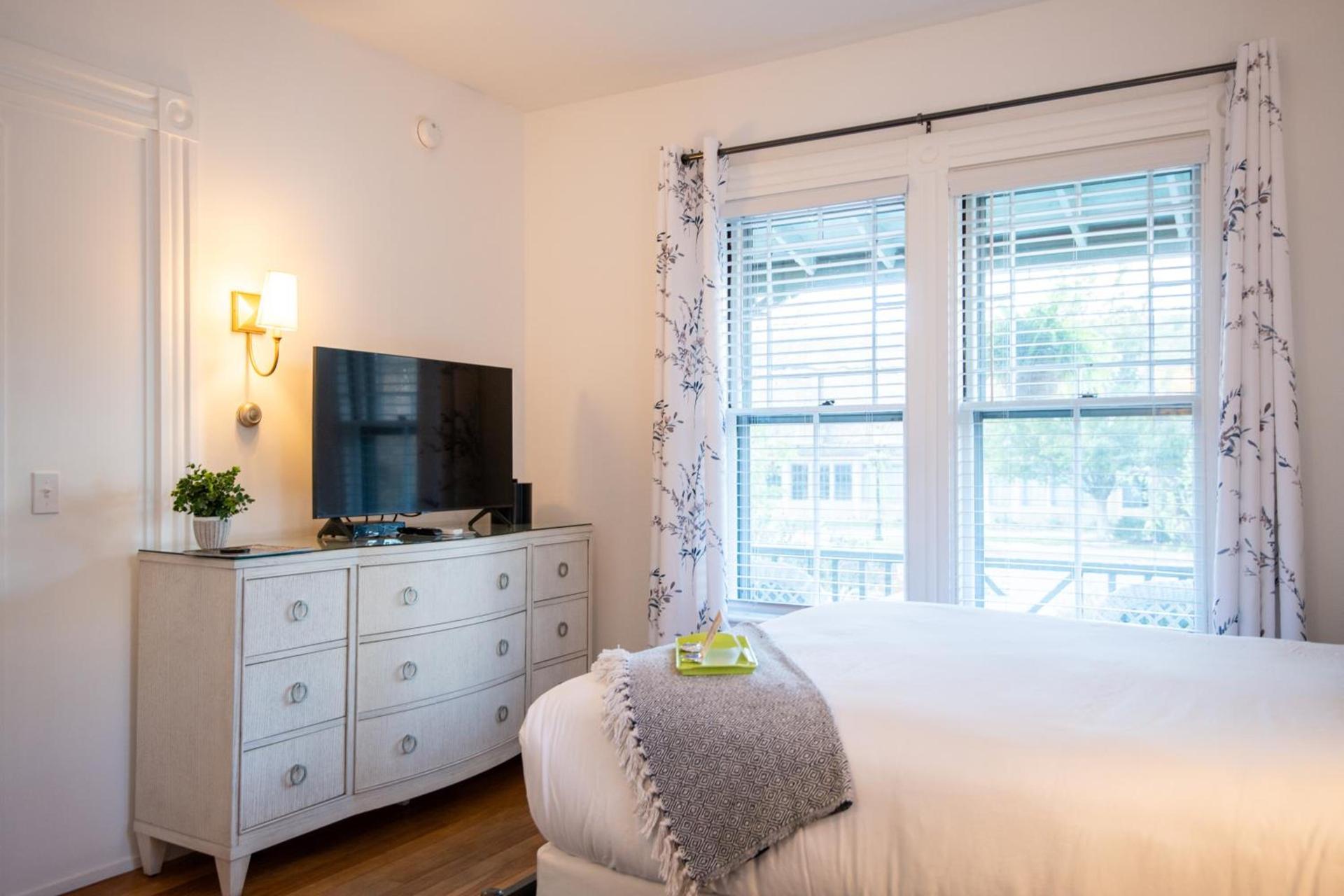 Sand Bar Cottage Inn photo 63
