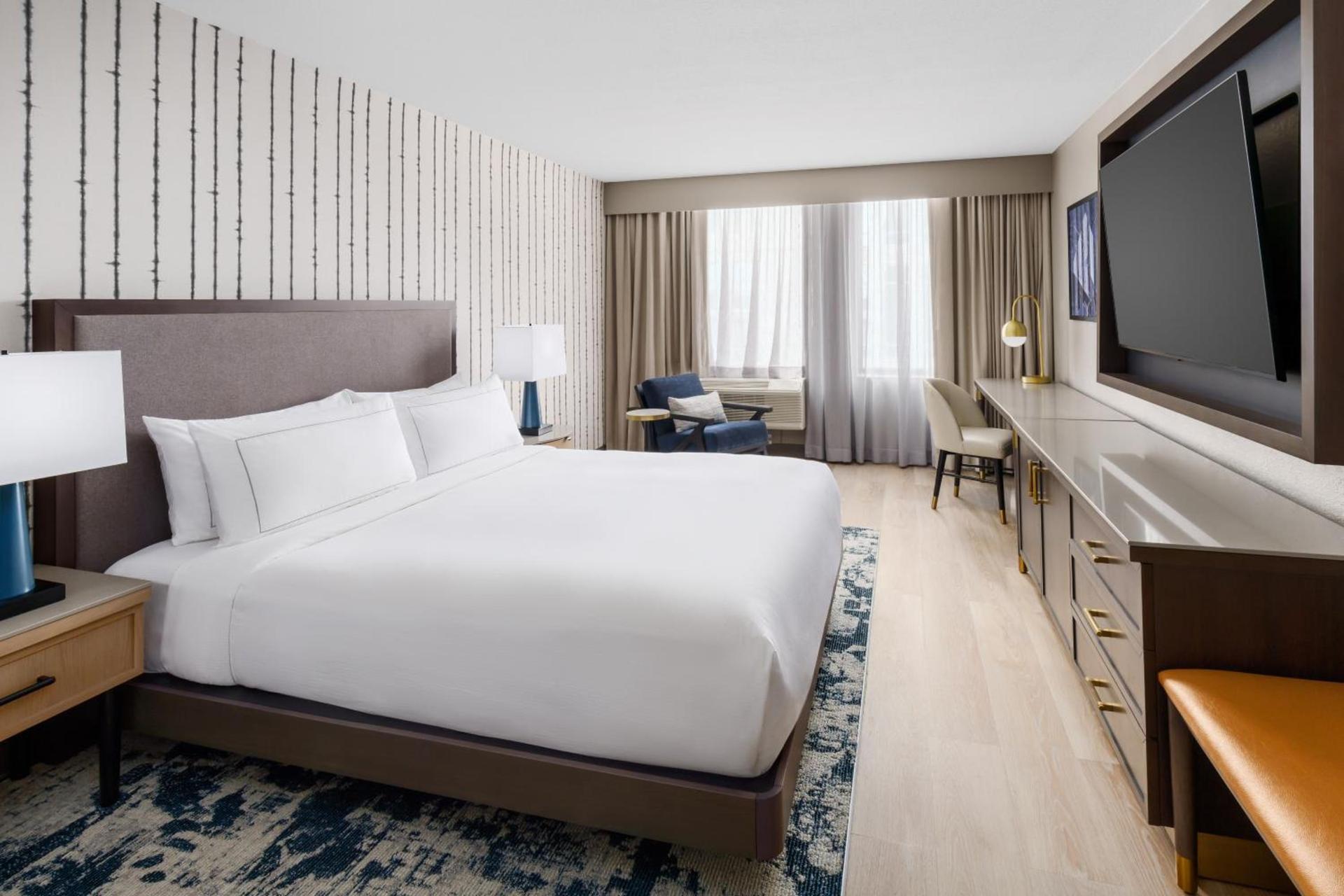 DoubleTree by Hilton Charlotte City Center photo 11