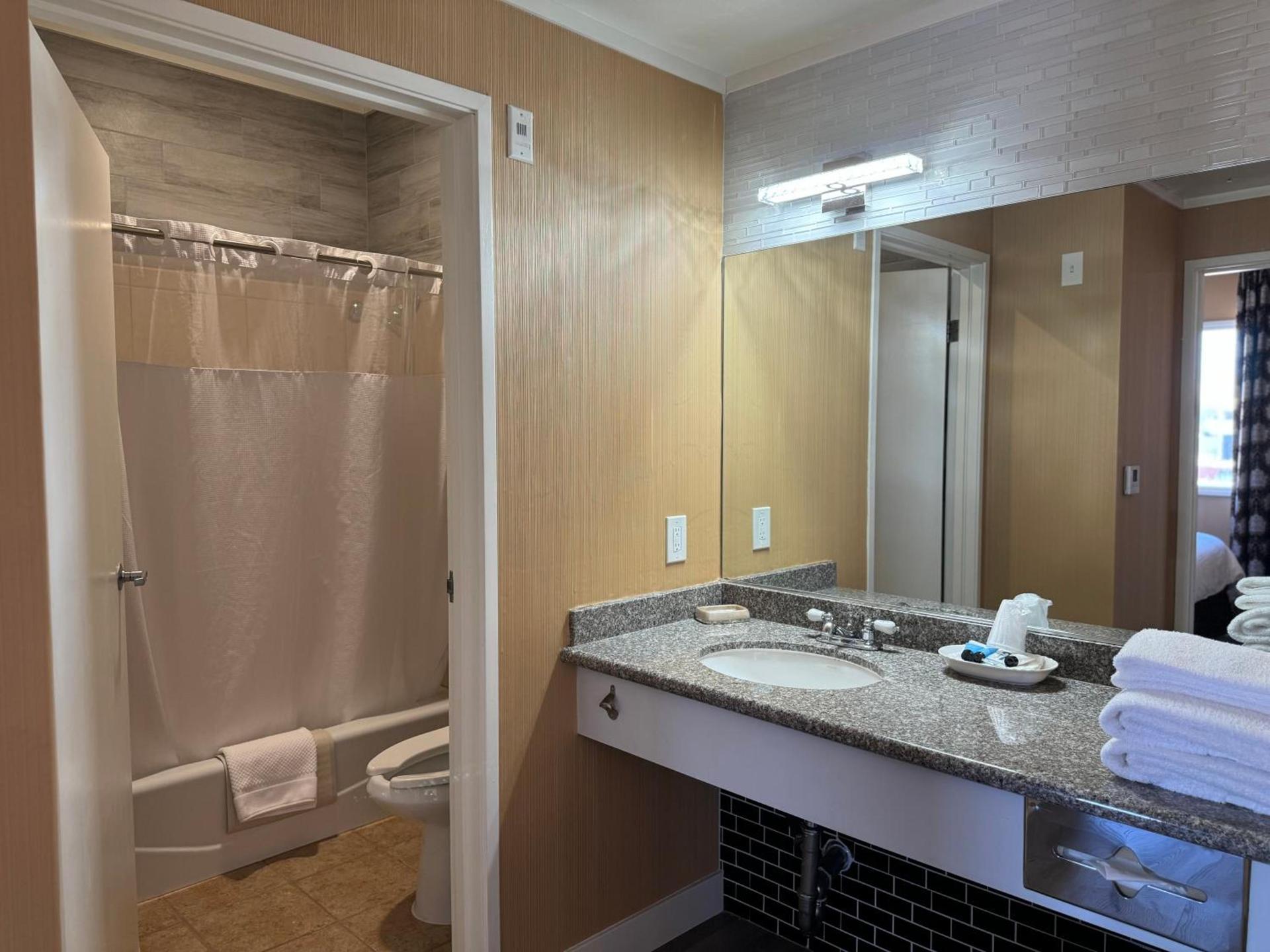 Garden Suite Hotel and Resort photo 12