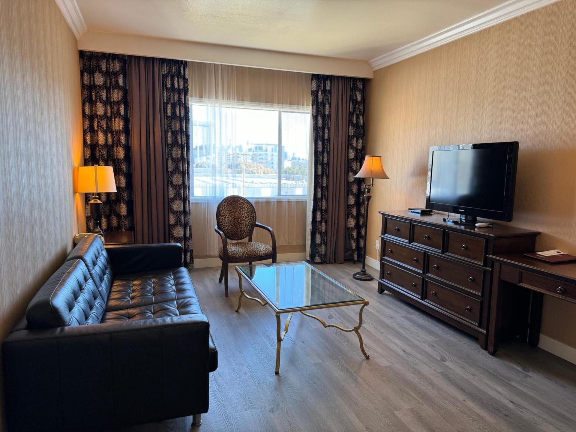Garden Suite Hotel and Resort photo 13