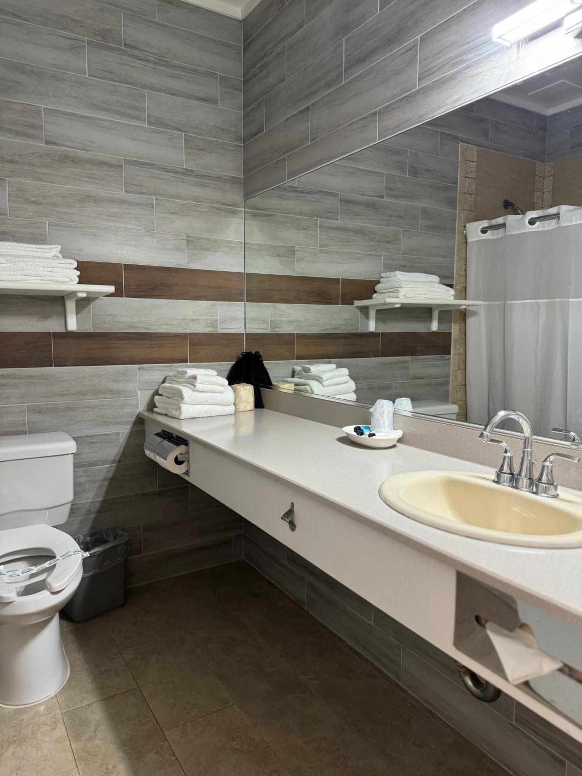 Garden Suite Hotel and Resort photo 19