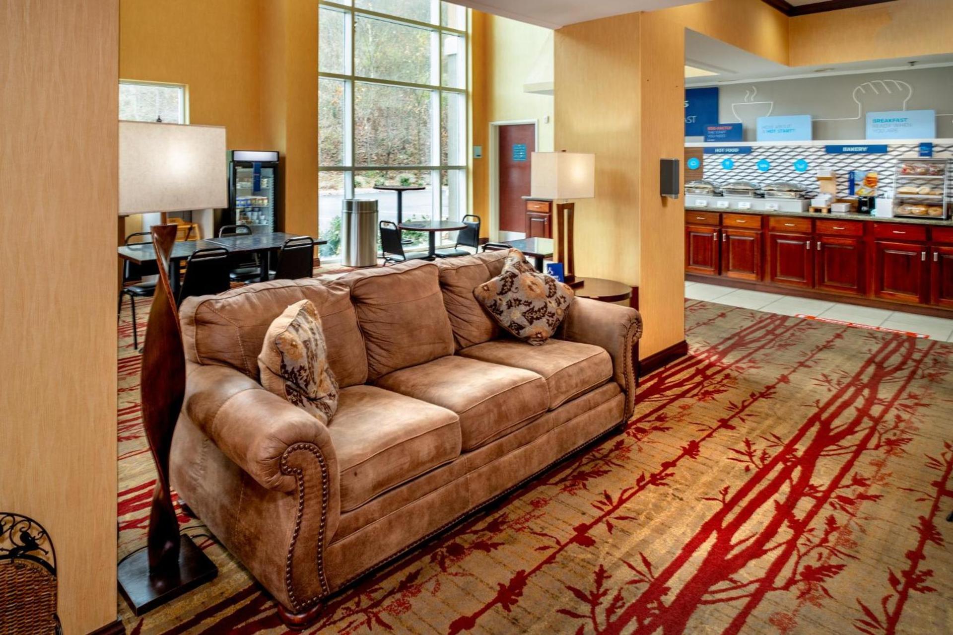 Holiday Inn Express and Suites Hazard by IHG photo 22