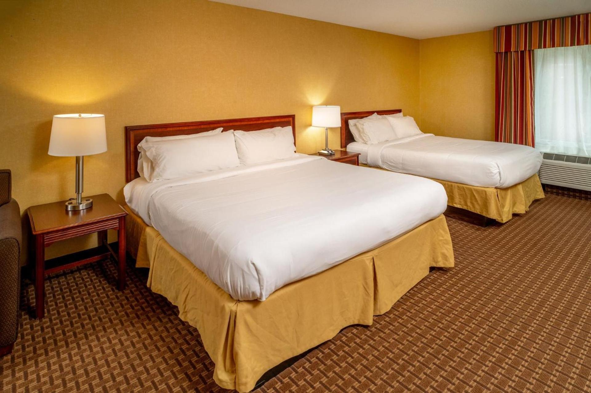Holiday Inn Express and Suites Hazard by IHG photo 49
