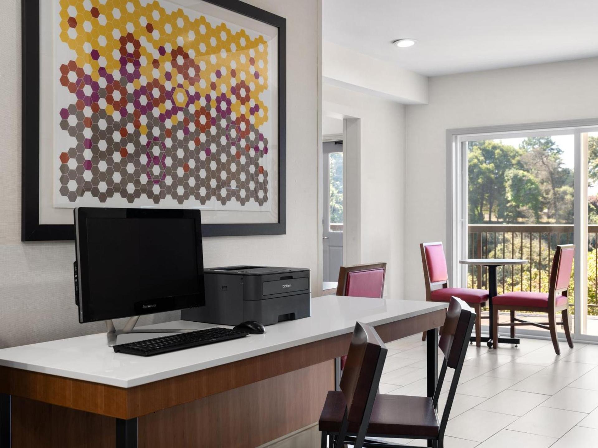 Holiday Inn Express Fort Bragg by IHG photo 16