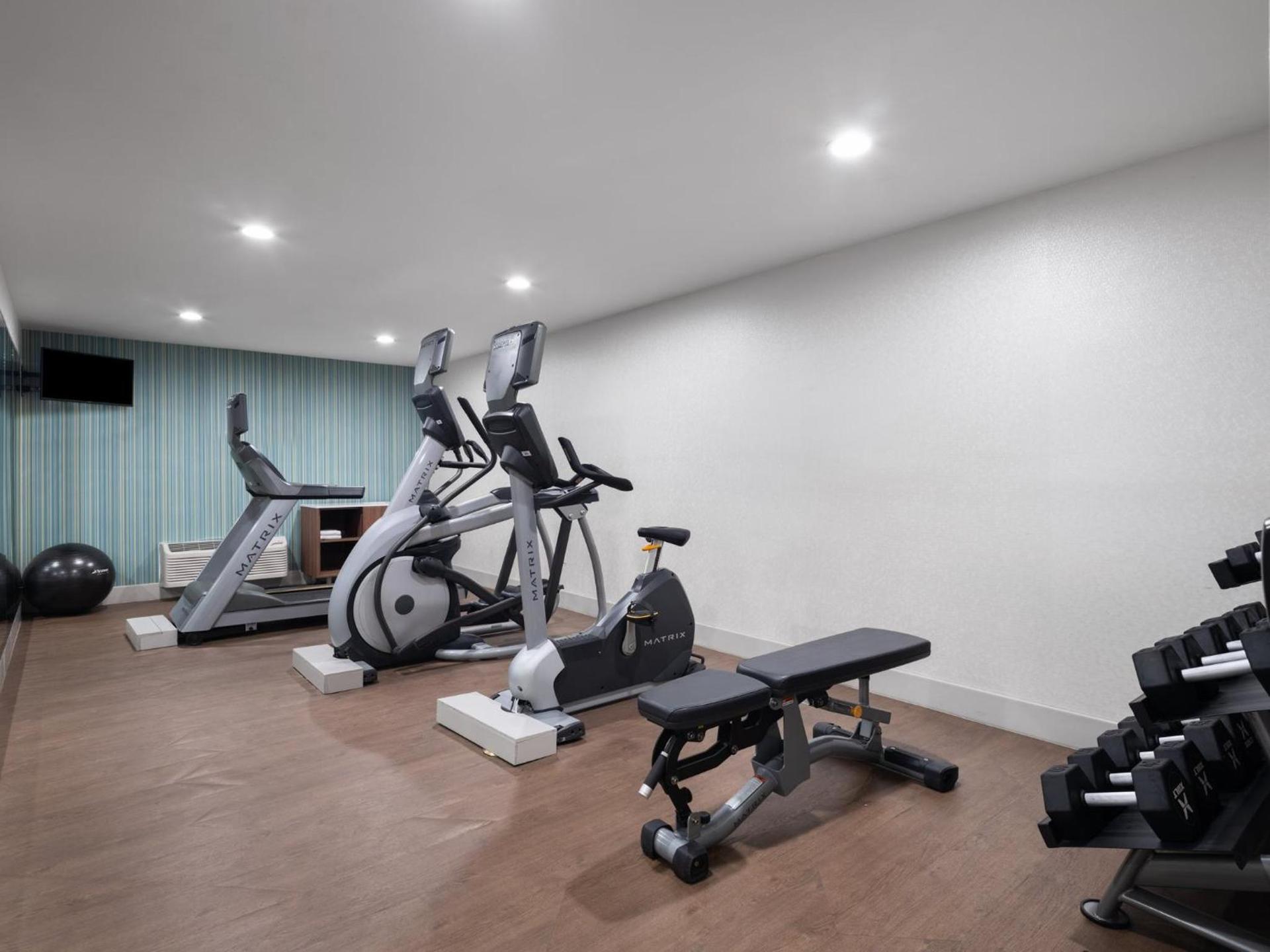 Holiday Inn Express Fort Bragg by IHG photo 24
