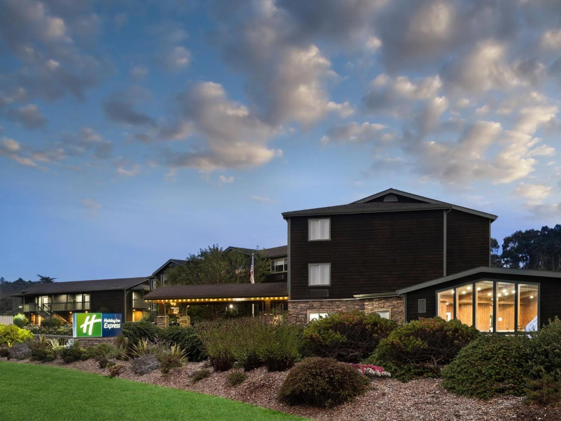 Holiday Inn Express Fort Bragg by IHG photo 36