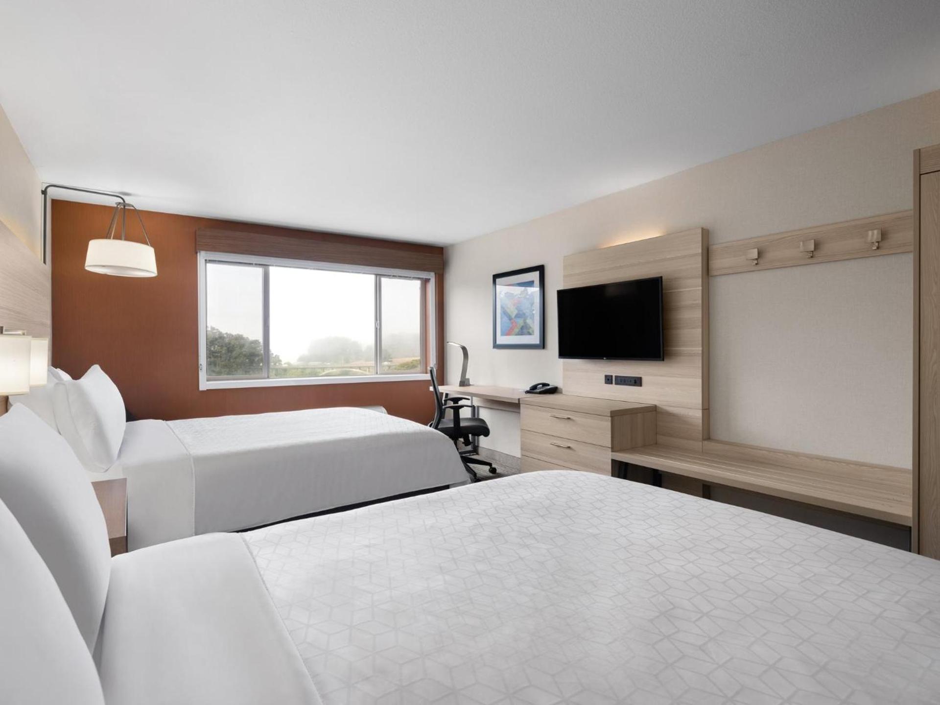 Holiday Inn Express Fort Bragg by IHG photo 53