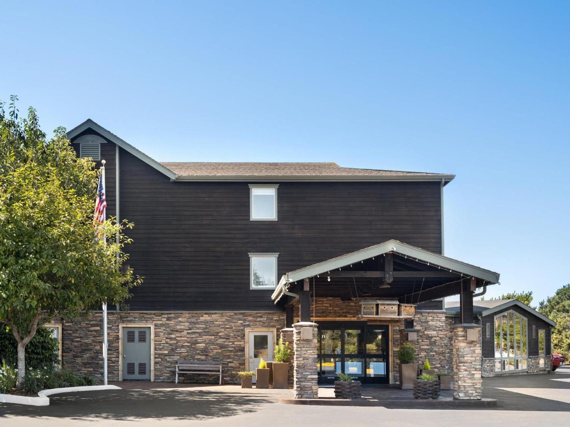 Holiday Inn Express Fort Bragg by IHG photo 28