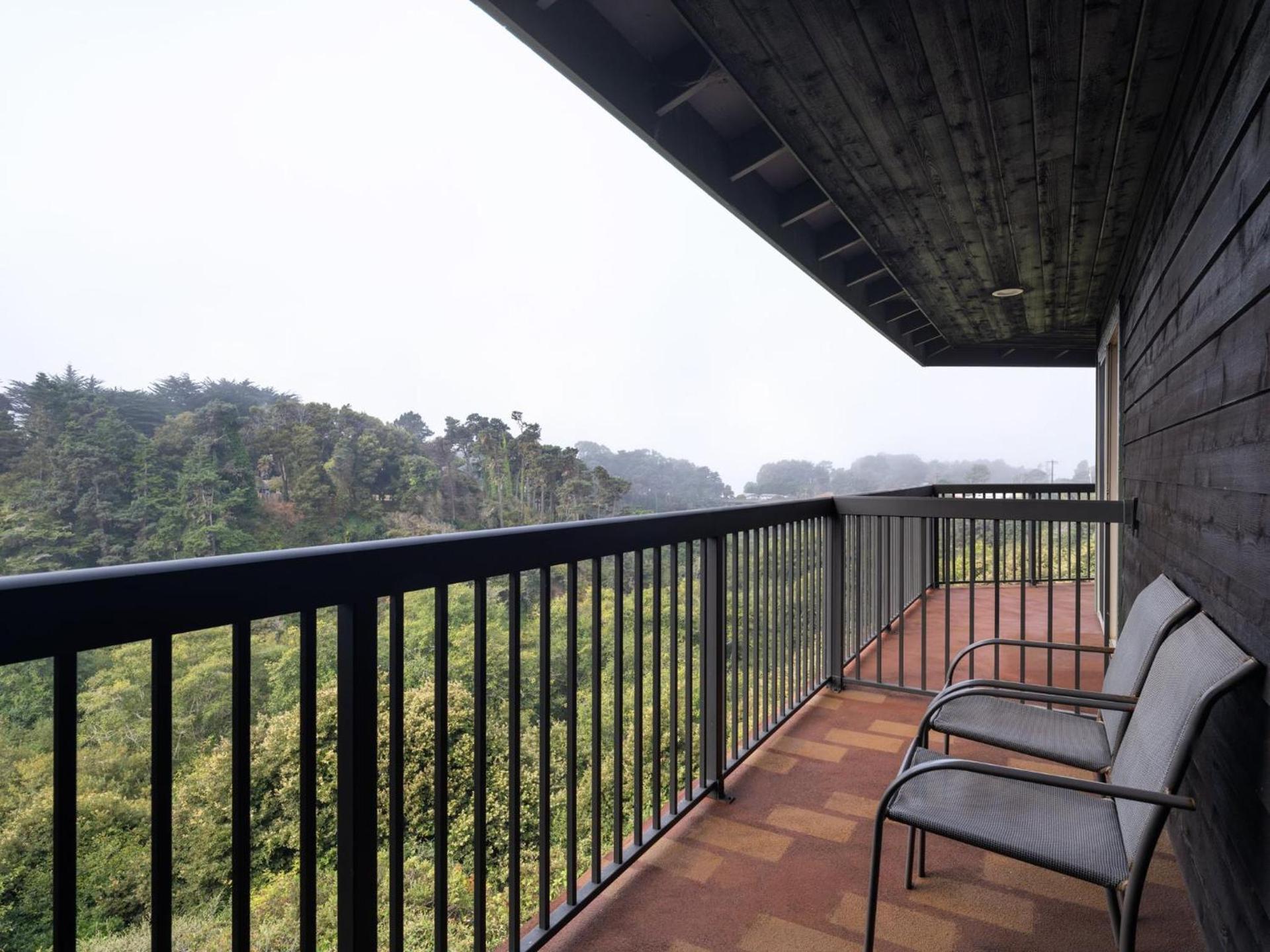 Holiday Inn Express Fort Bragg by IHG photo 35