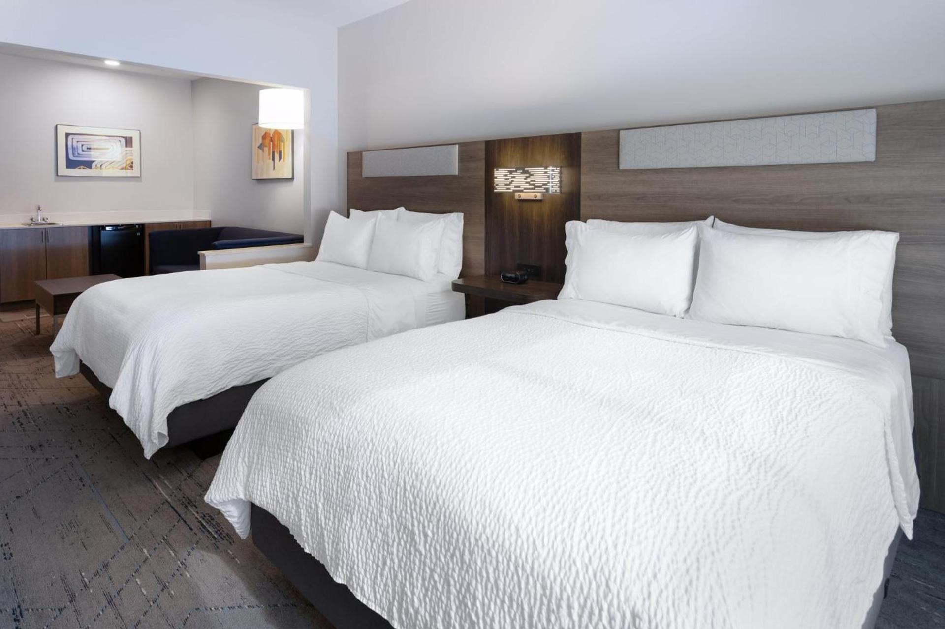 Holiday Inn Express Hotel & Suites Vineland Millville by IHG photo 48