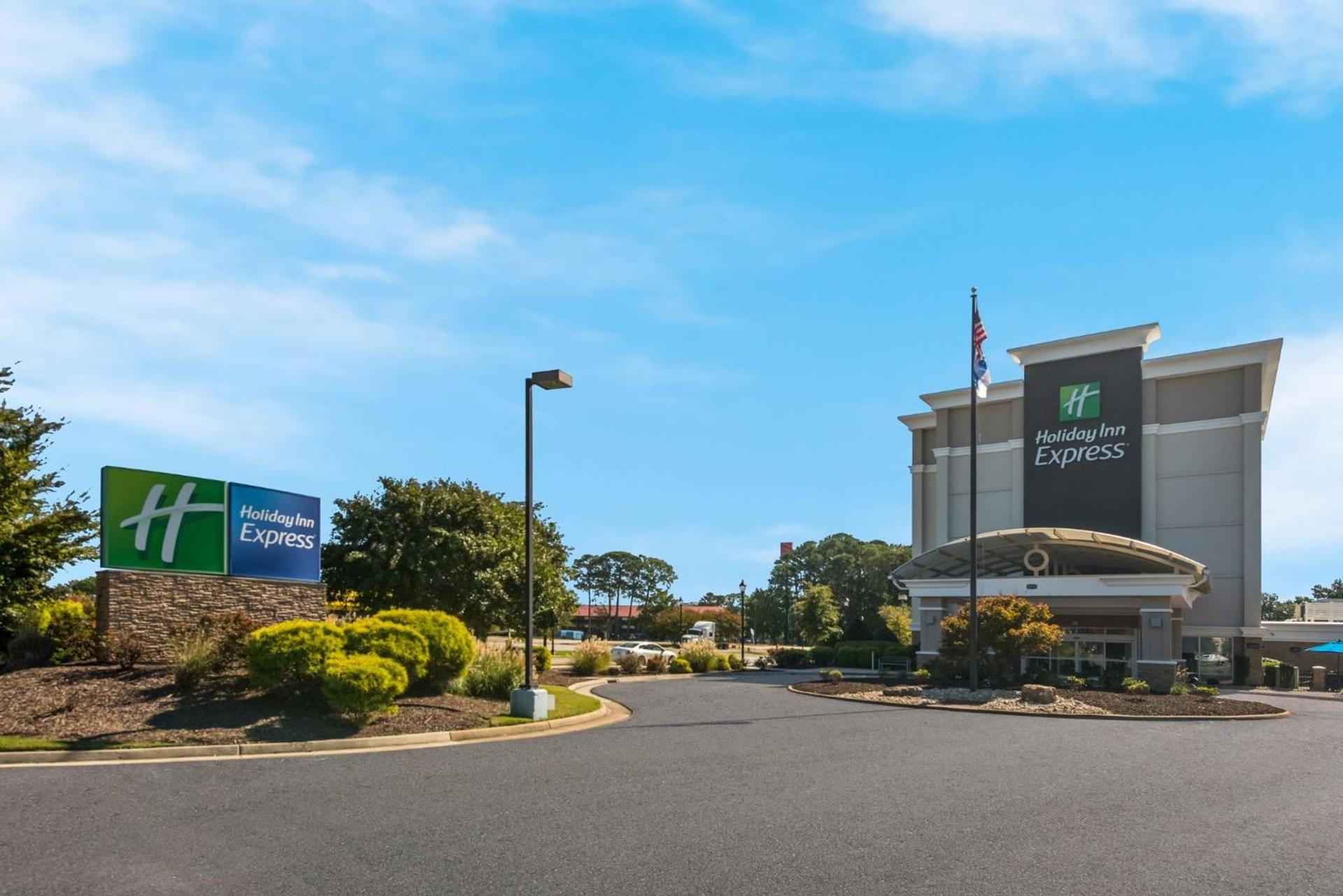 Holiday Inn Express Hotels- Hampton by IHG photo 94